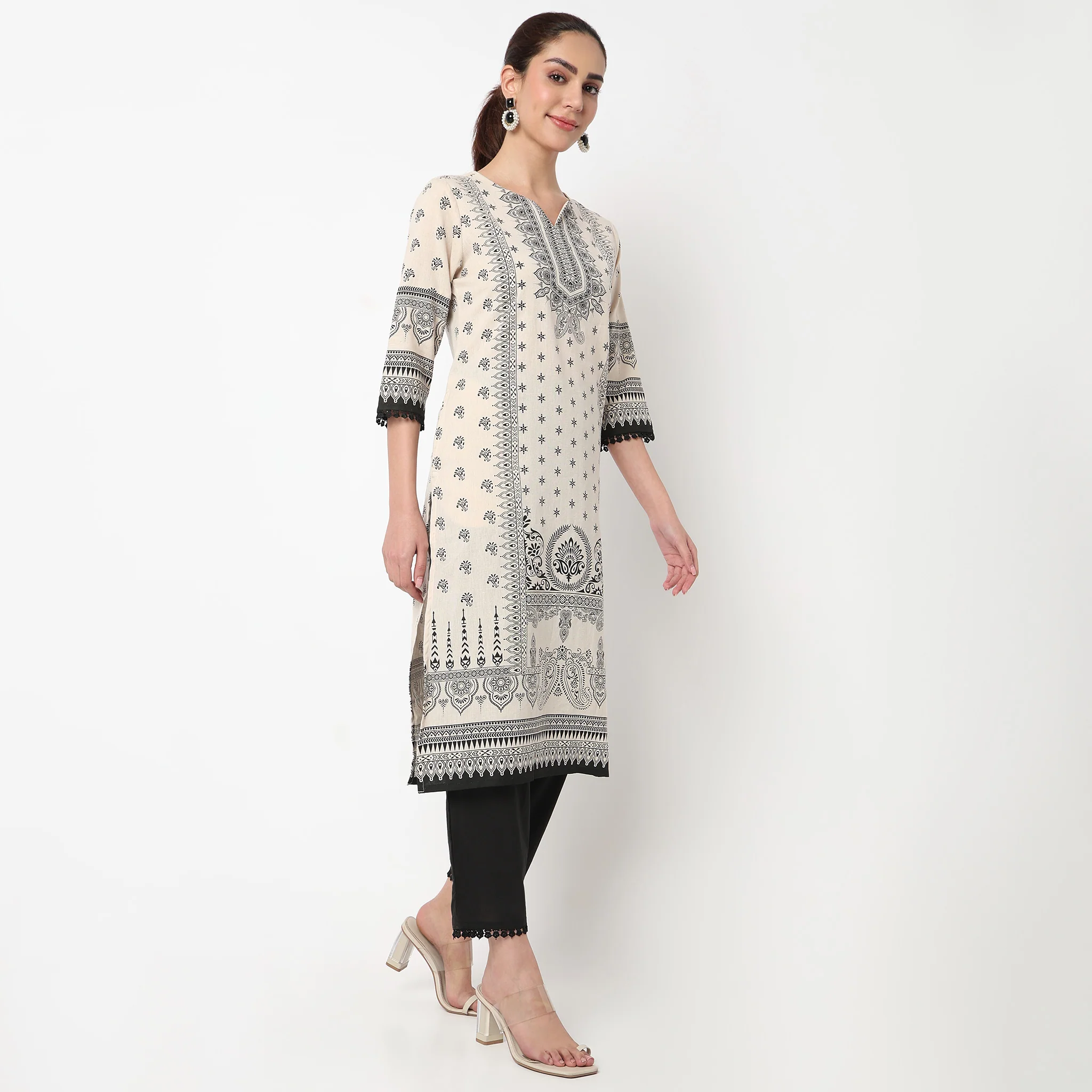 Printed Kurta with Pant & with Dupatta Set - Image 5