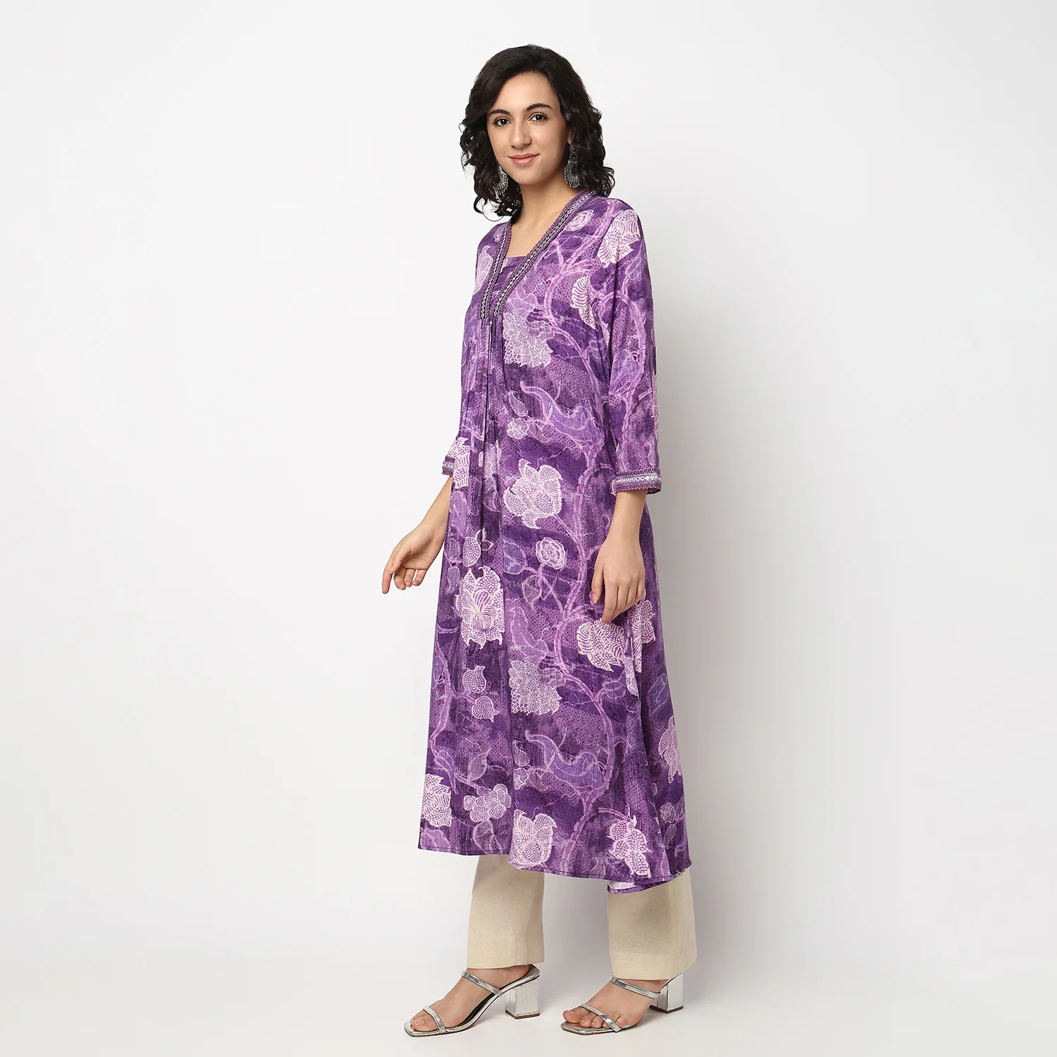 Printed V-Neck Flared Kurta - Image 5