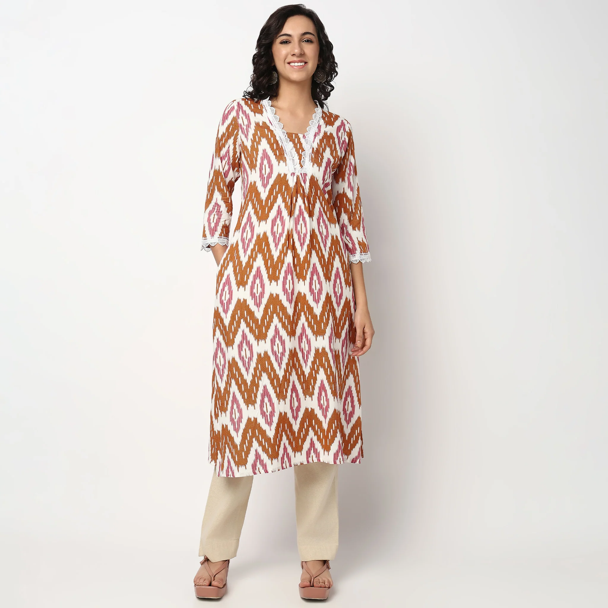 Printed V-Neck Flared Kurta - Image 2