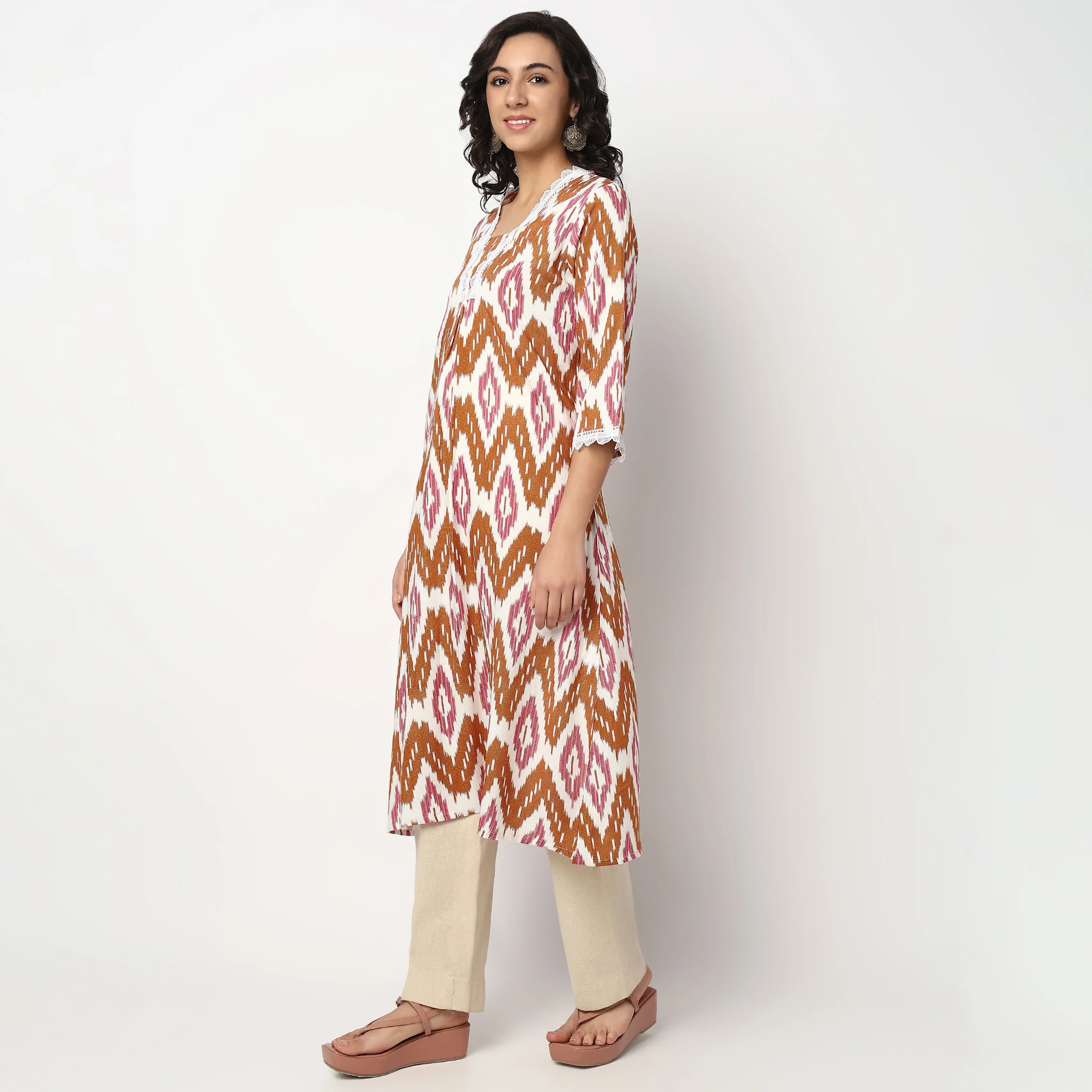 Printed V-Neck Flared Kurta - Image 5