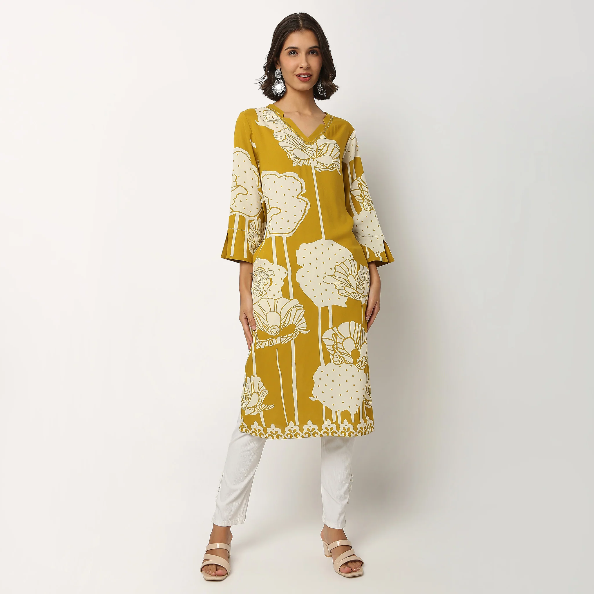 Printed V Neck Kurta - Image 2