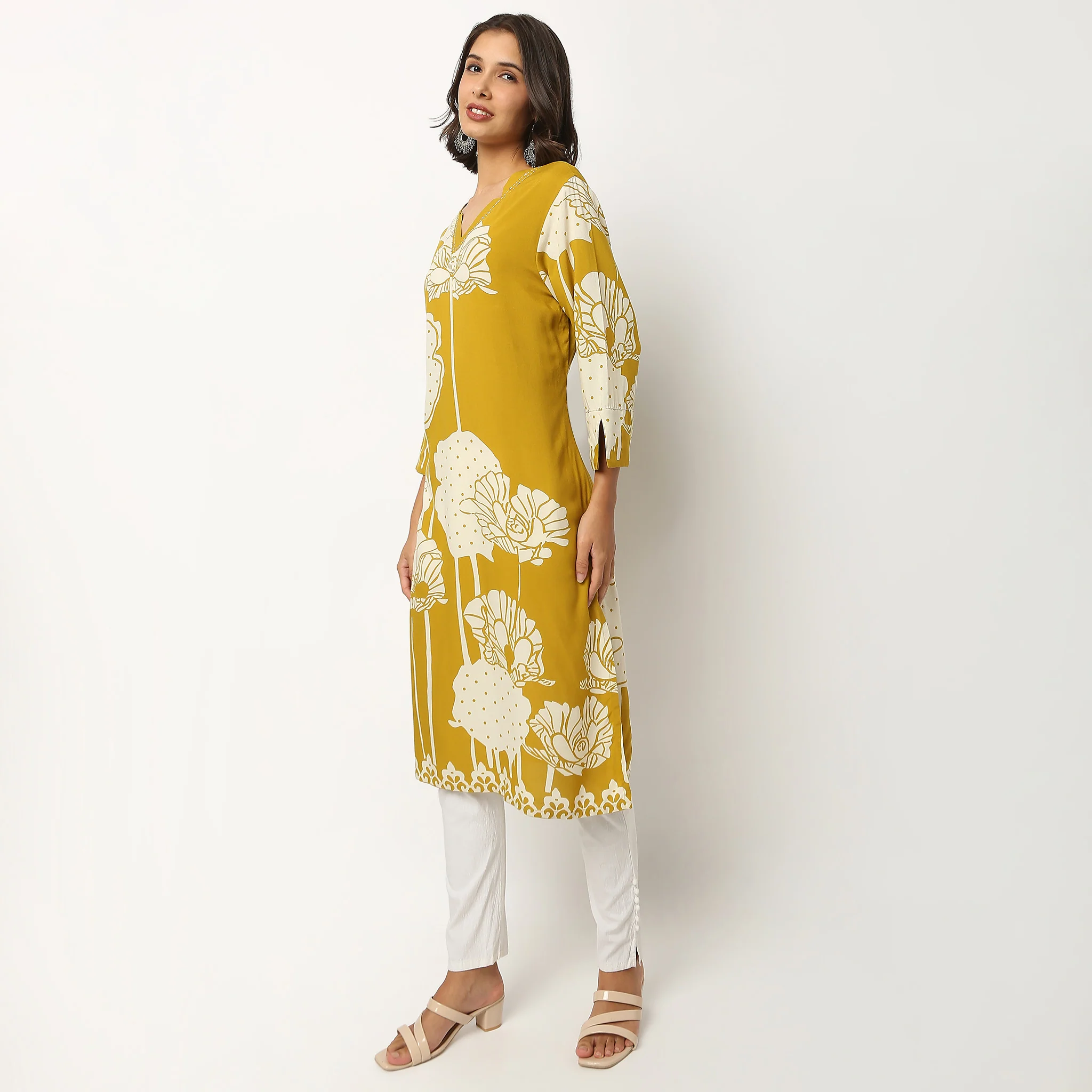 Printed V Neck Kurta - Image 5