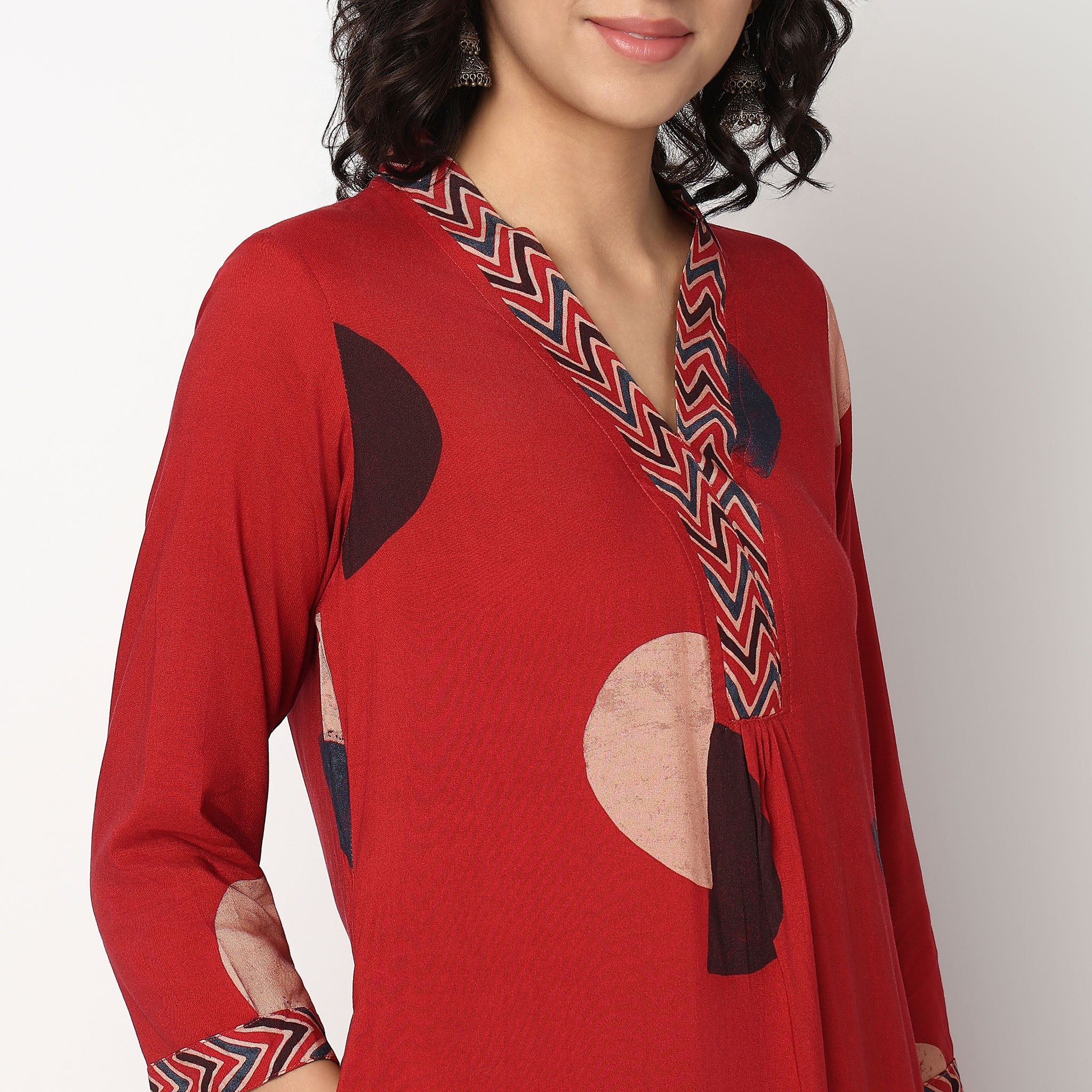 Printed V Neck Kurta - Image 4