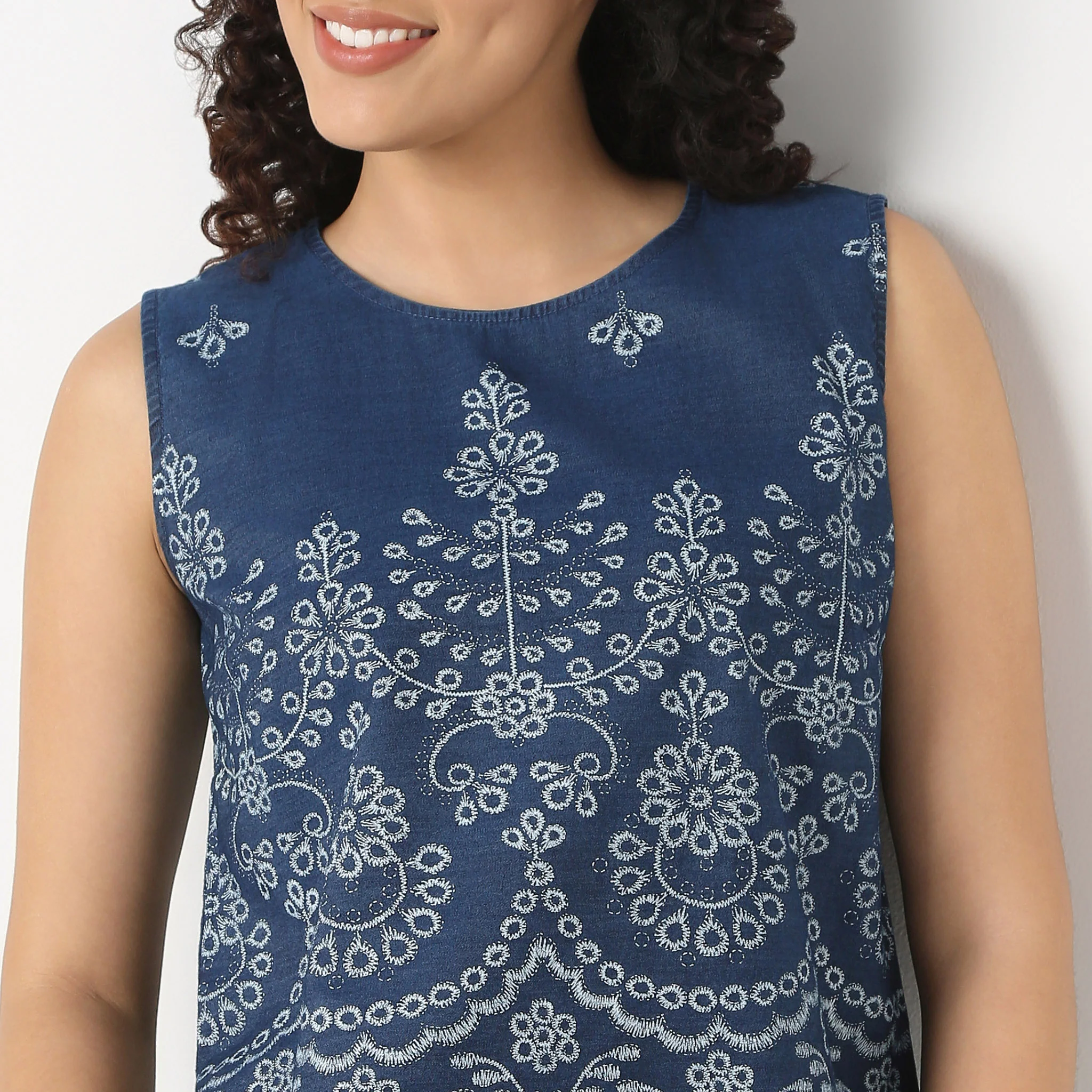 Printed Sleeveless Top - Image 4