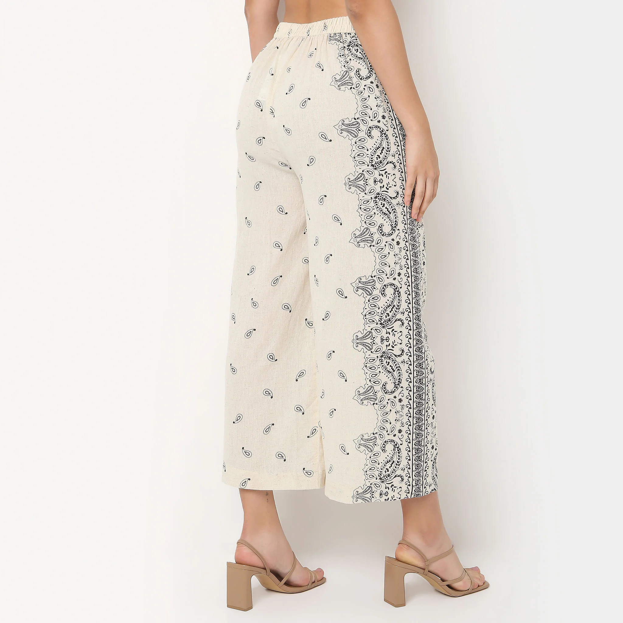Printed Straight Fit High Rise Pants - Image 3