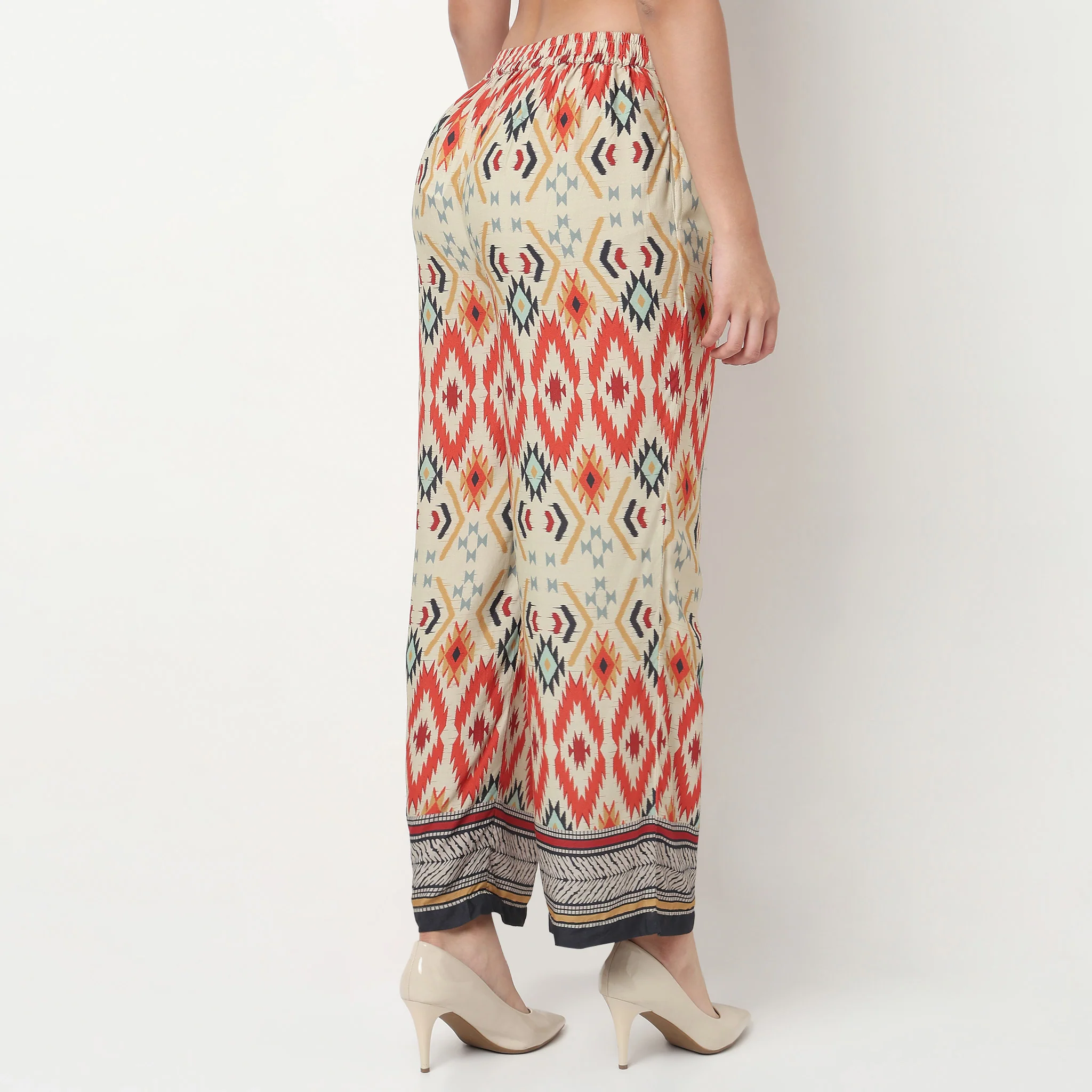 Printed Straight Fit High Rise Pants - Image 3