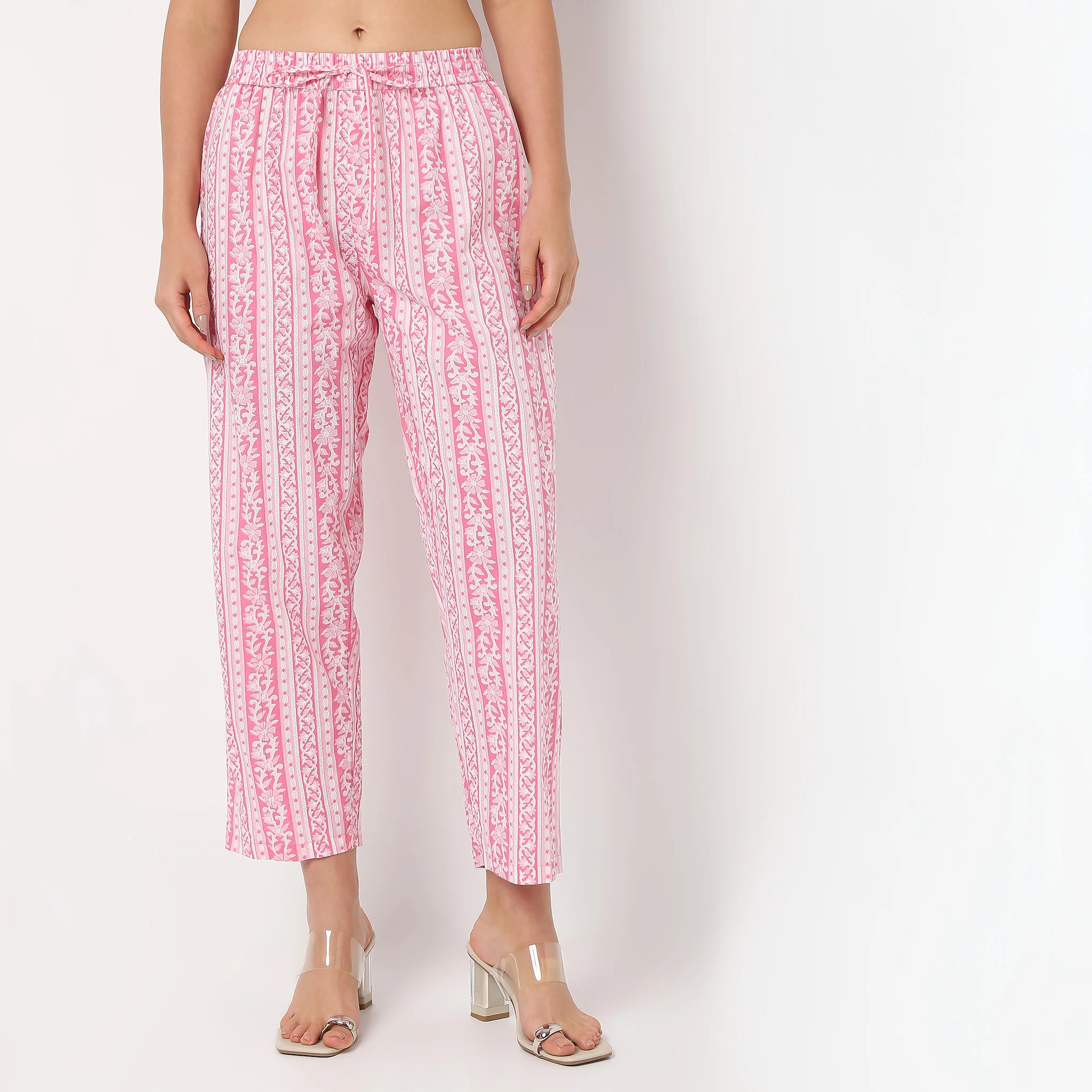 Printed Straight Kurta and Pant With Dupatta Set - Image 6