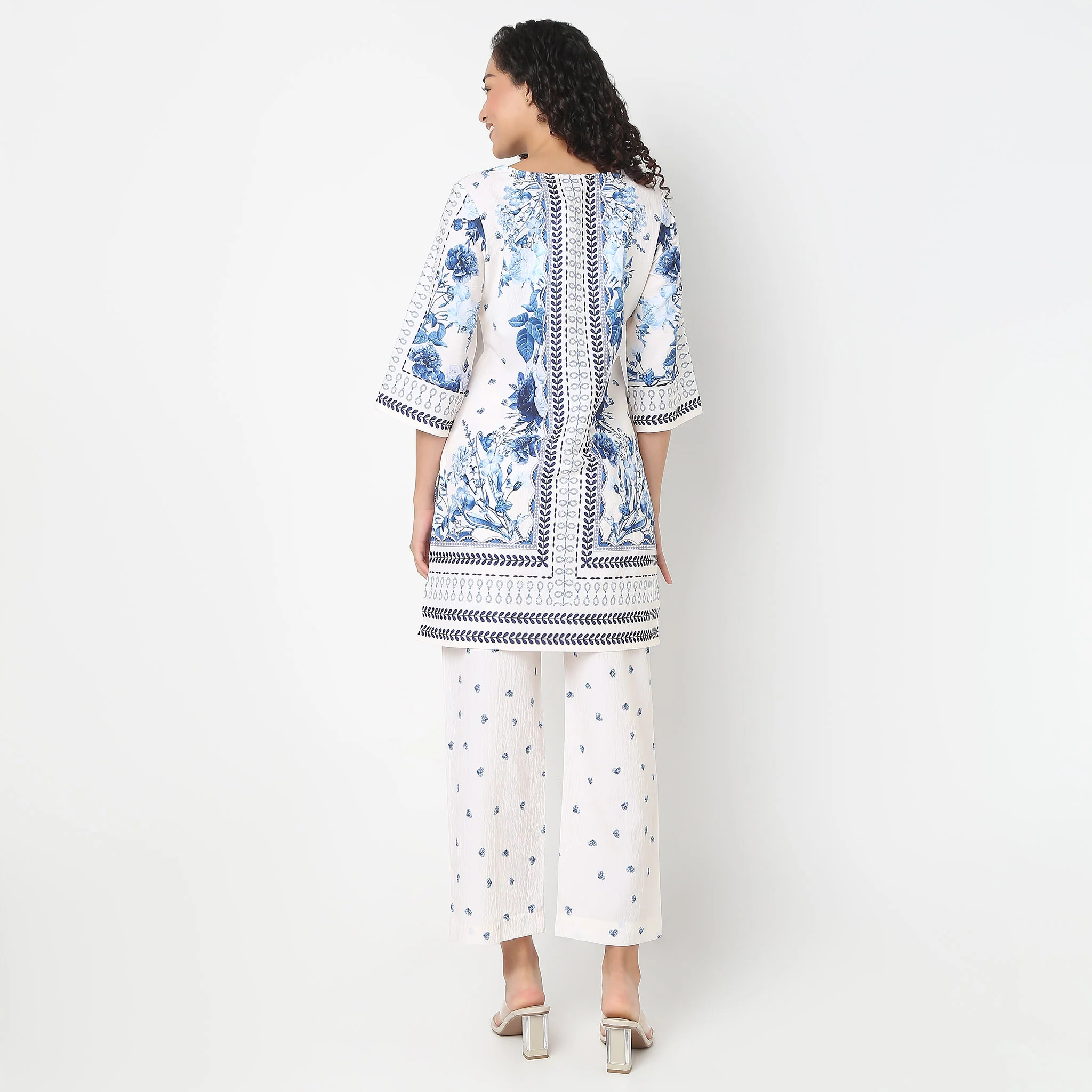 Printed Straight Kurta With Pant Set - Image 3