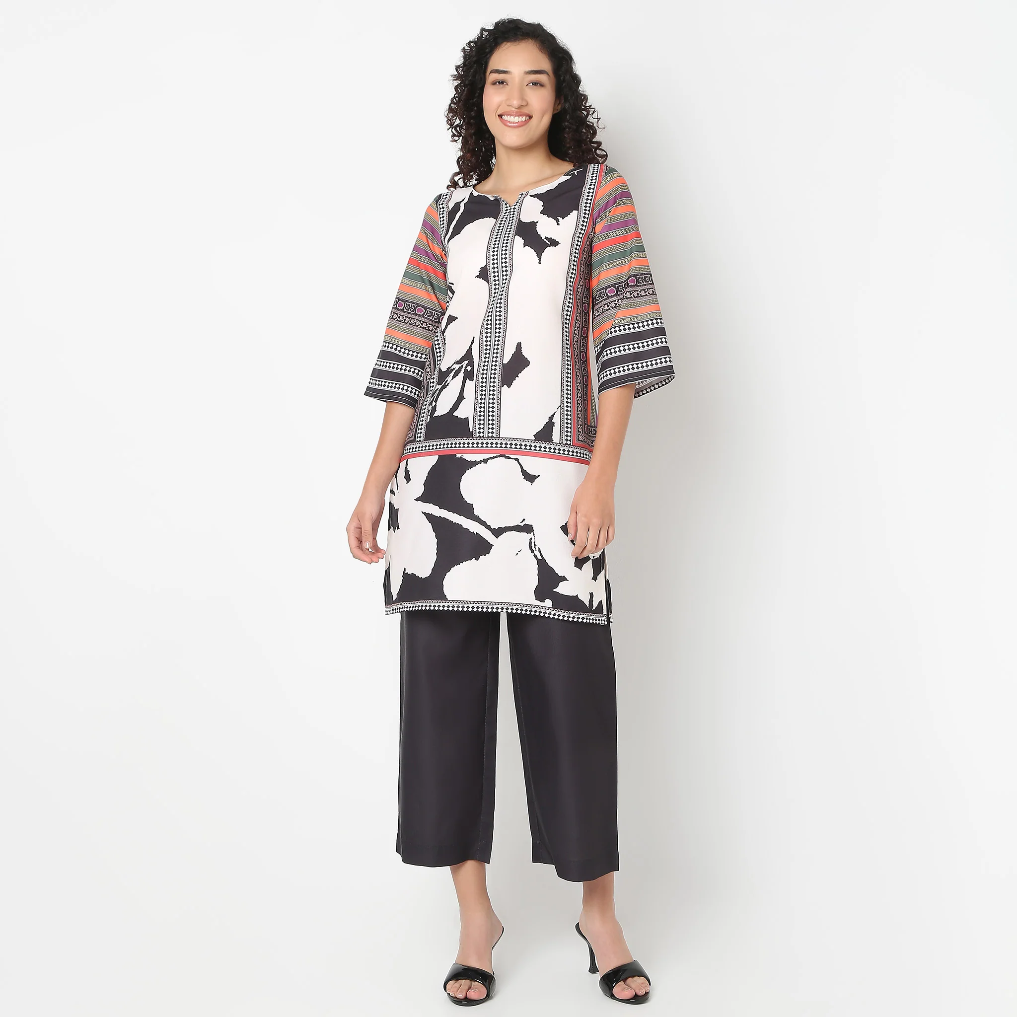 Printed Straight Kurta With Pant Set - Image 2