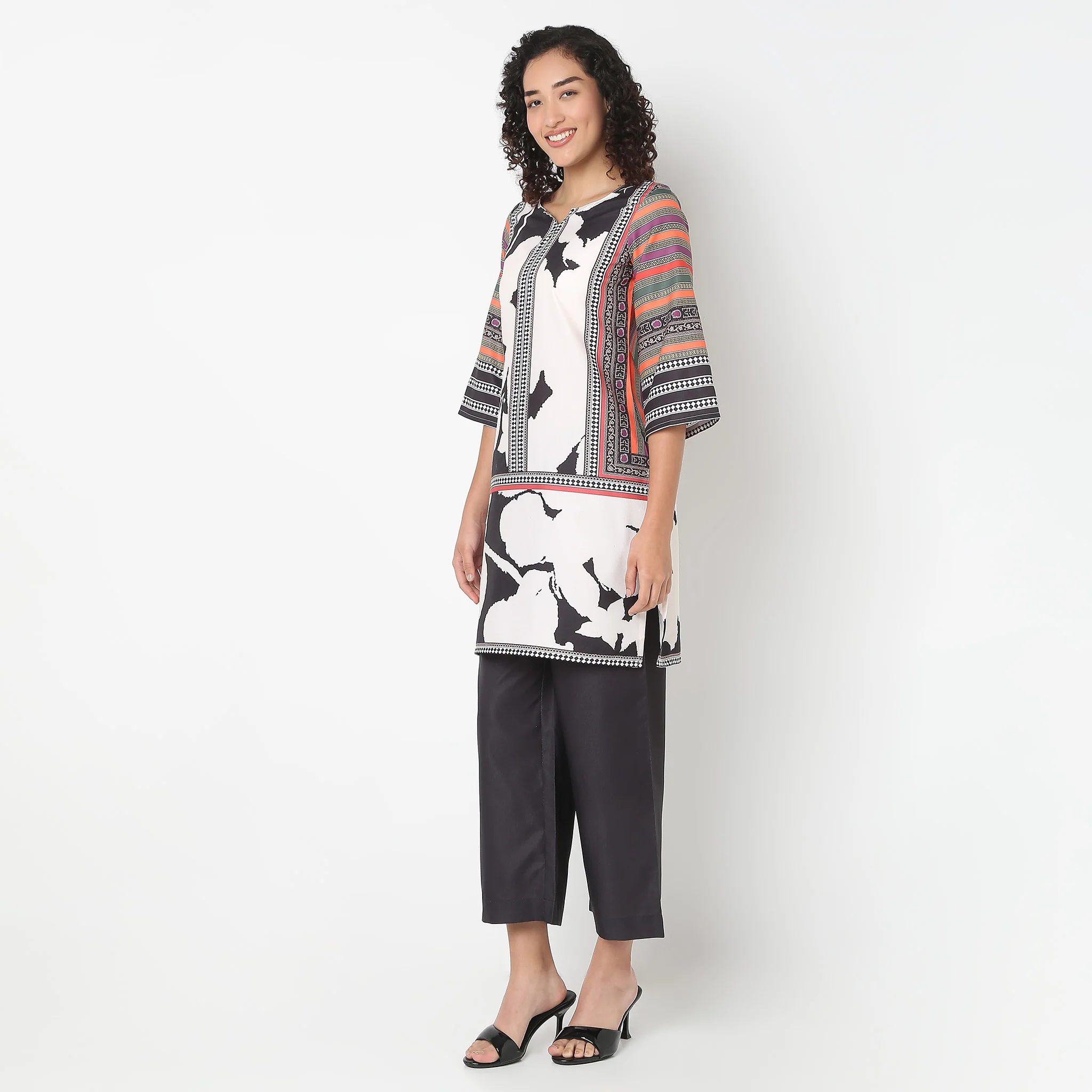 Printed Straight Kurta With Pant Set - Image 5