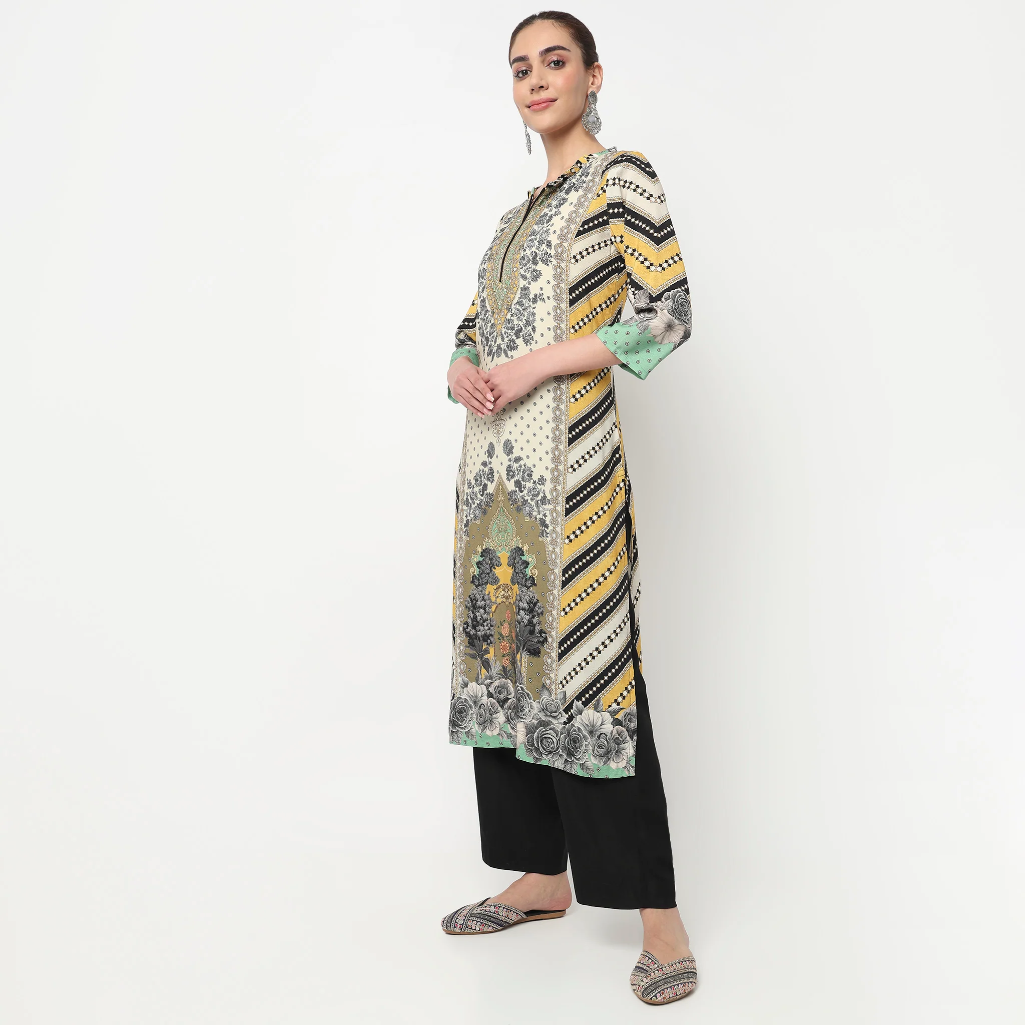 Printed Straight Kurta with Pant & with Dupatta Set - Image 5