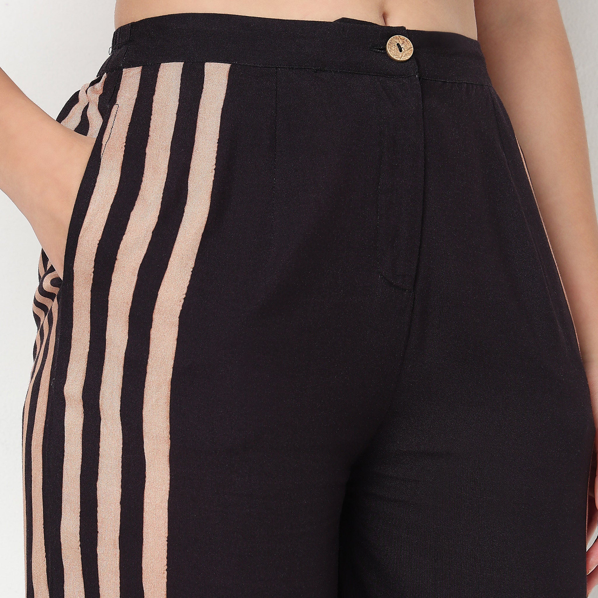 Printed Straight Pants - Image 4