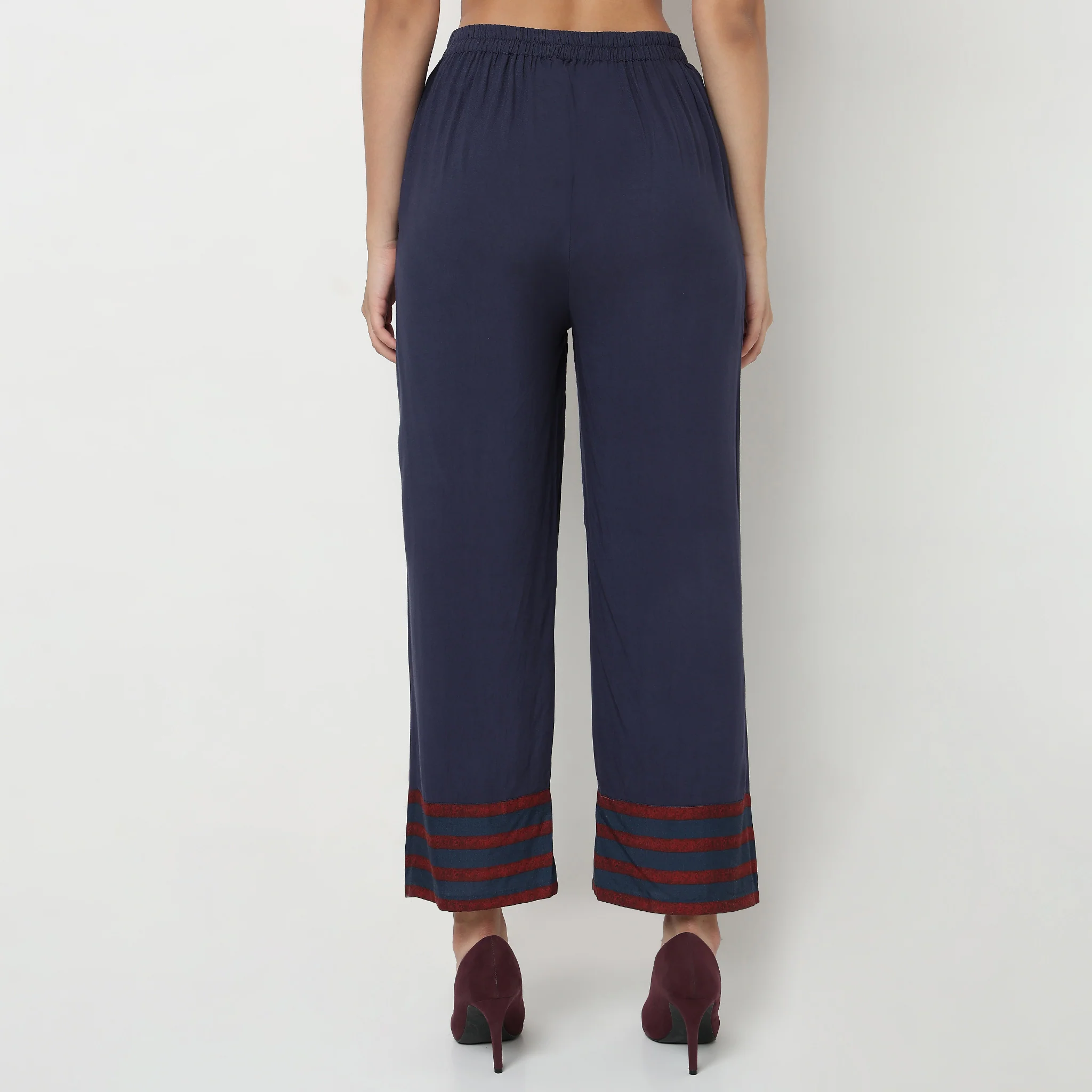 Printed Straight Pants - Image 3