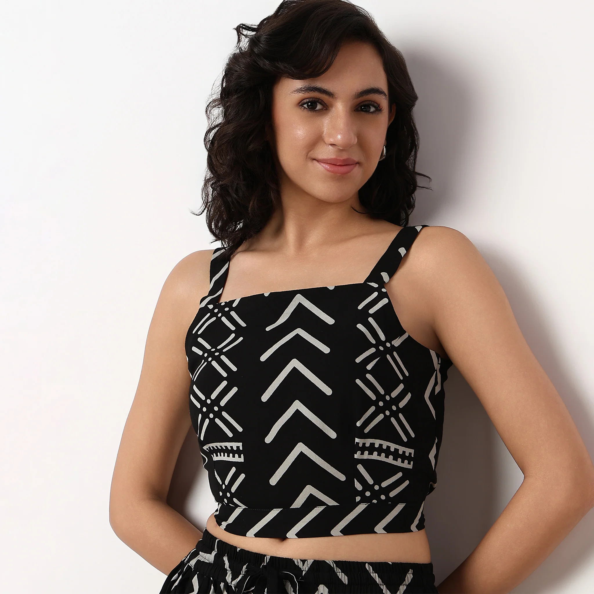 Printed Strappy Crop Top - Image 4