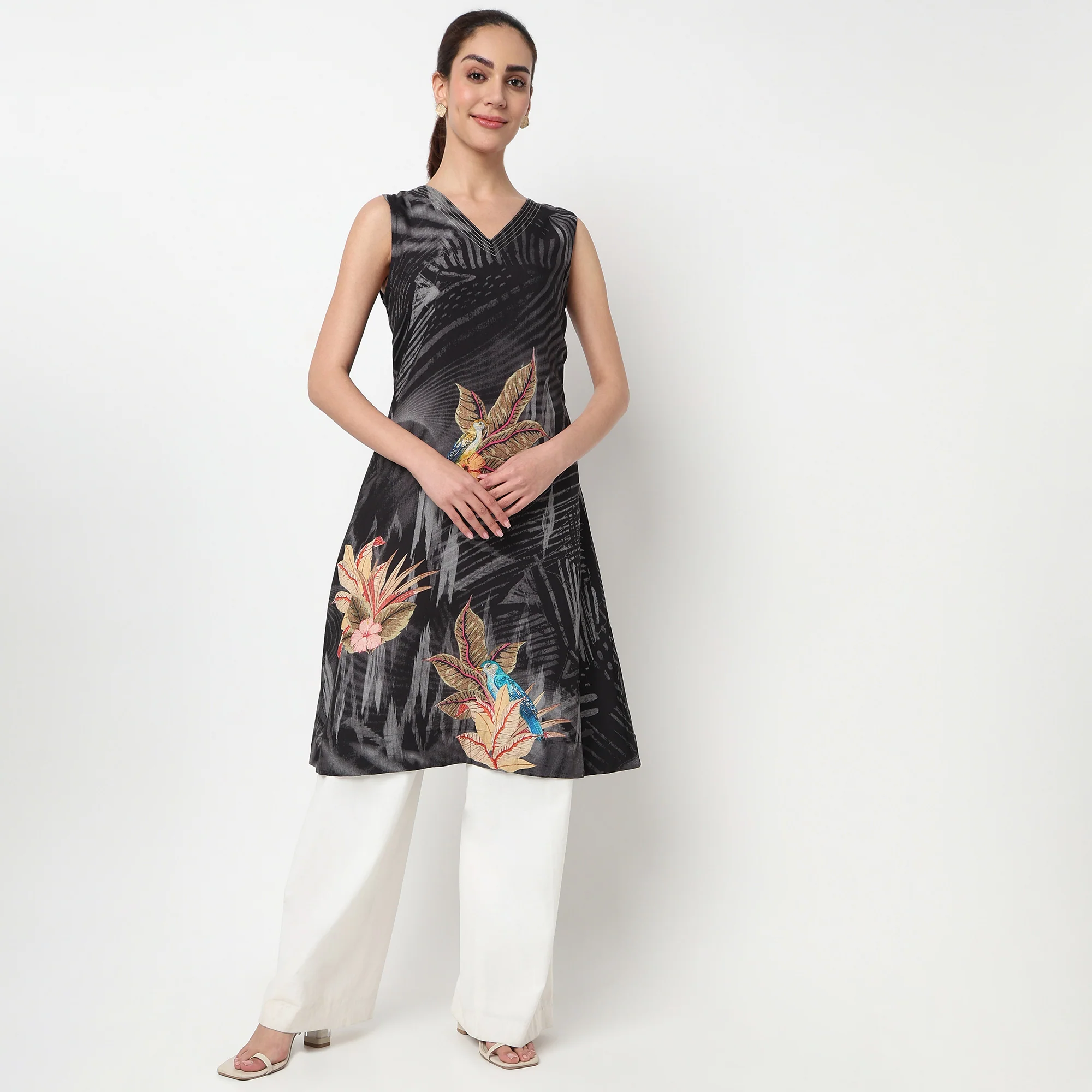 Printed V-Neck A-Line Kurta - Image 2