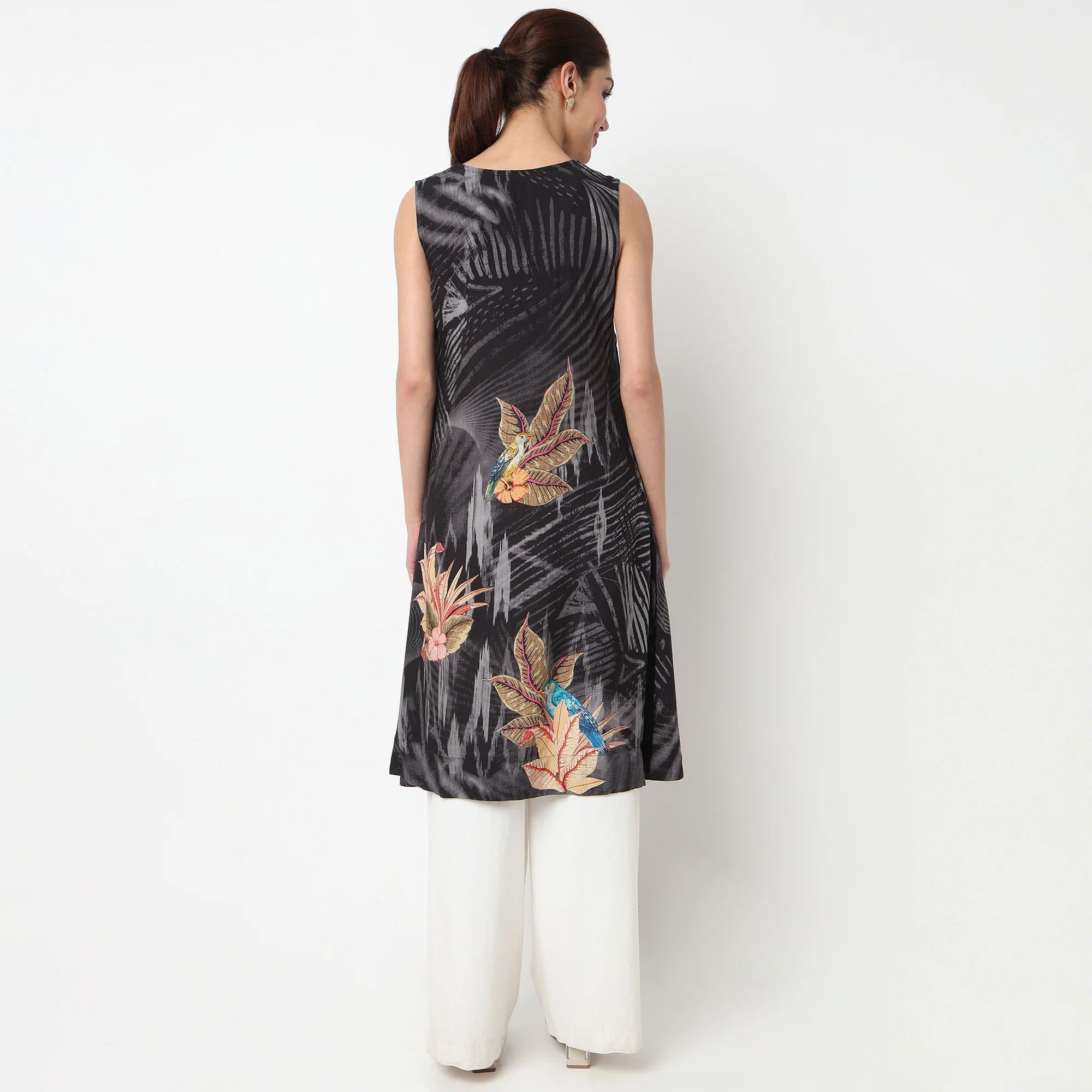 Printed V-Neck A-Line Kurta - Image 4
