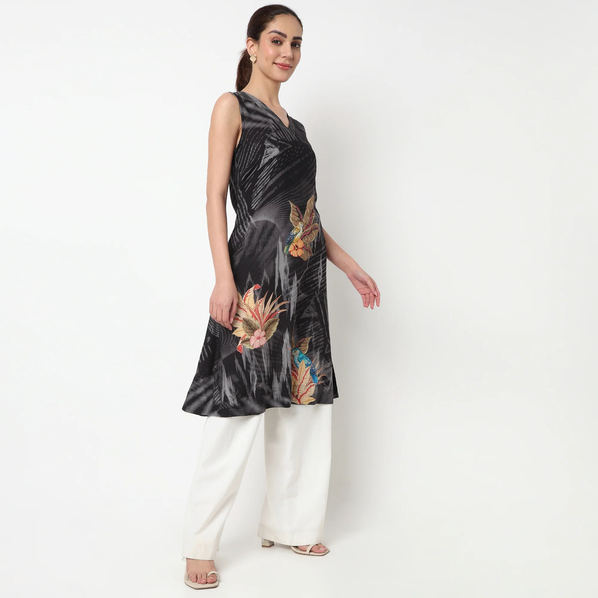 Printed V-Neck A-Line Kurta - Image 5