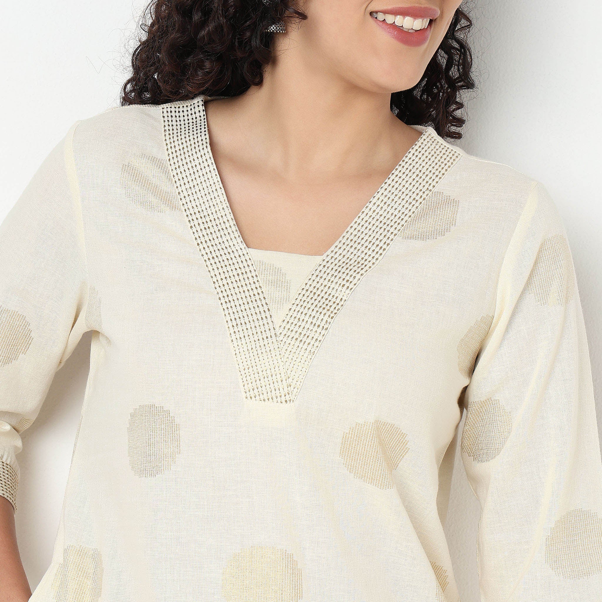 V-Neck Printed Long Kurta - Image 4