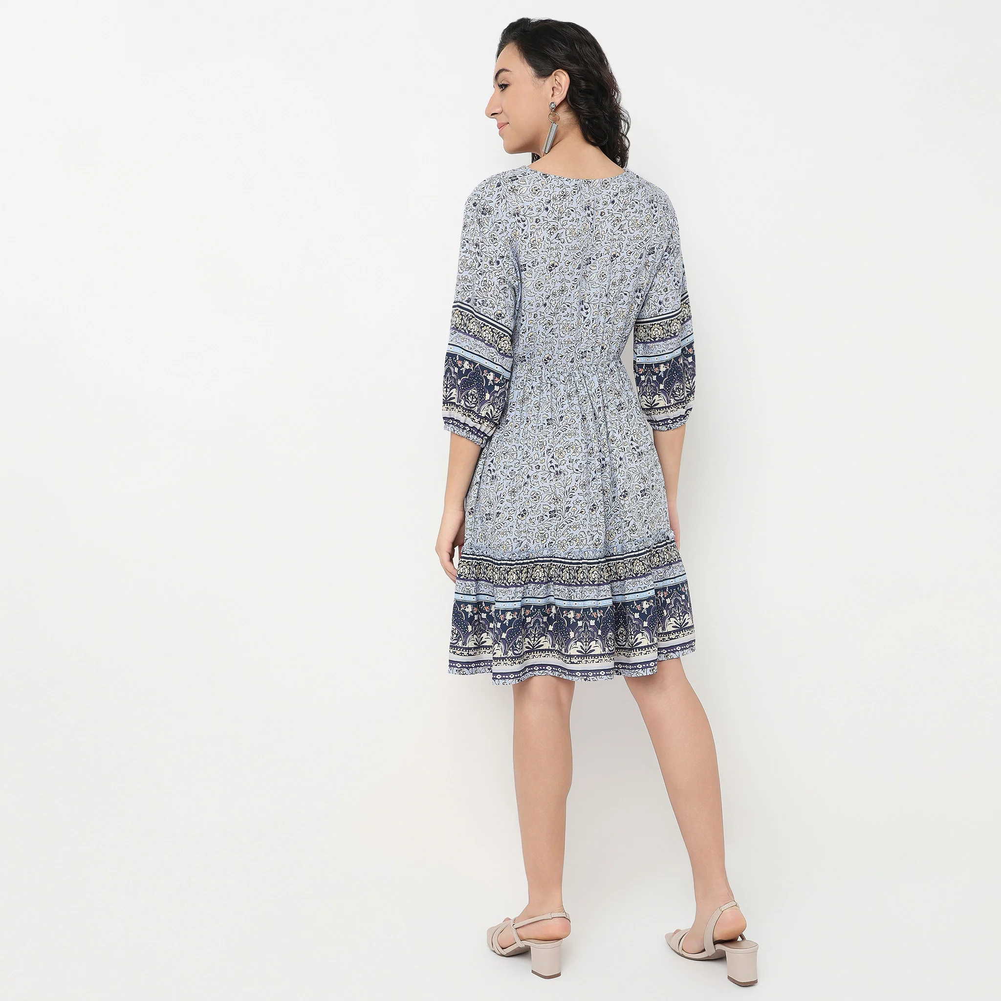 Printed V-Neck Flare Fit Short Dress - Image 3