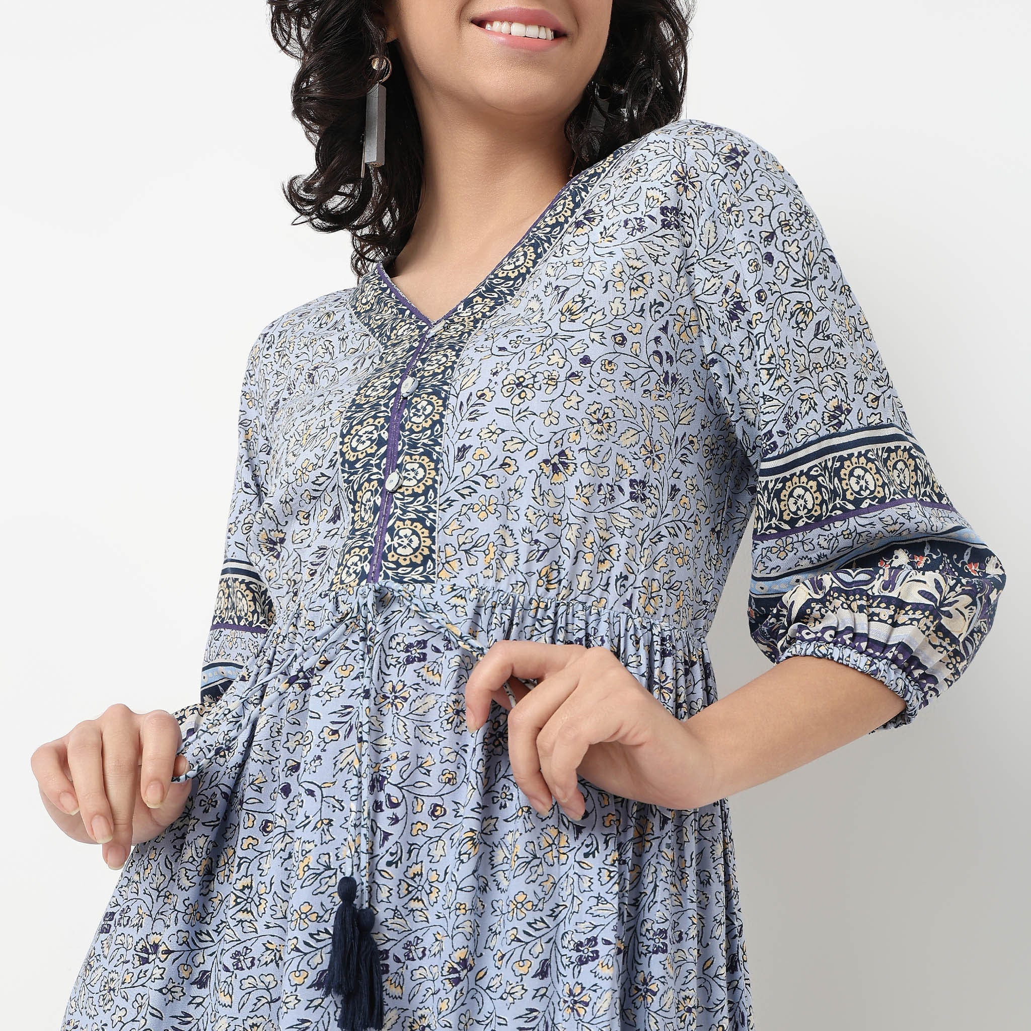 Printed V-Neck Flare Fit Short Dress - Image 4