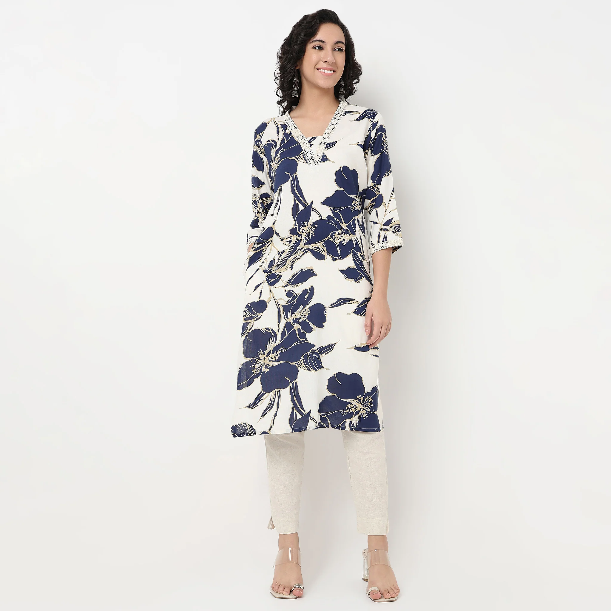 Printed V Neck Kurta With Lace - Image 2