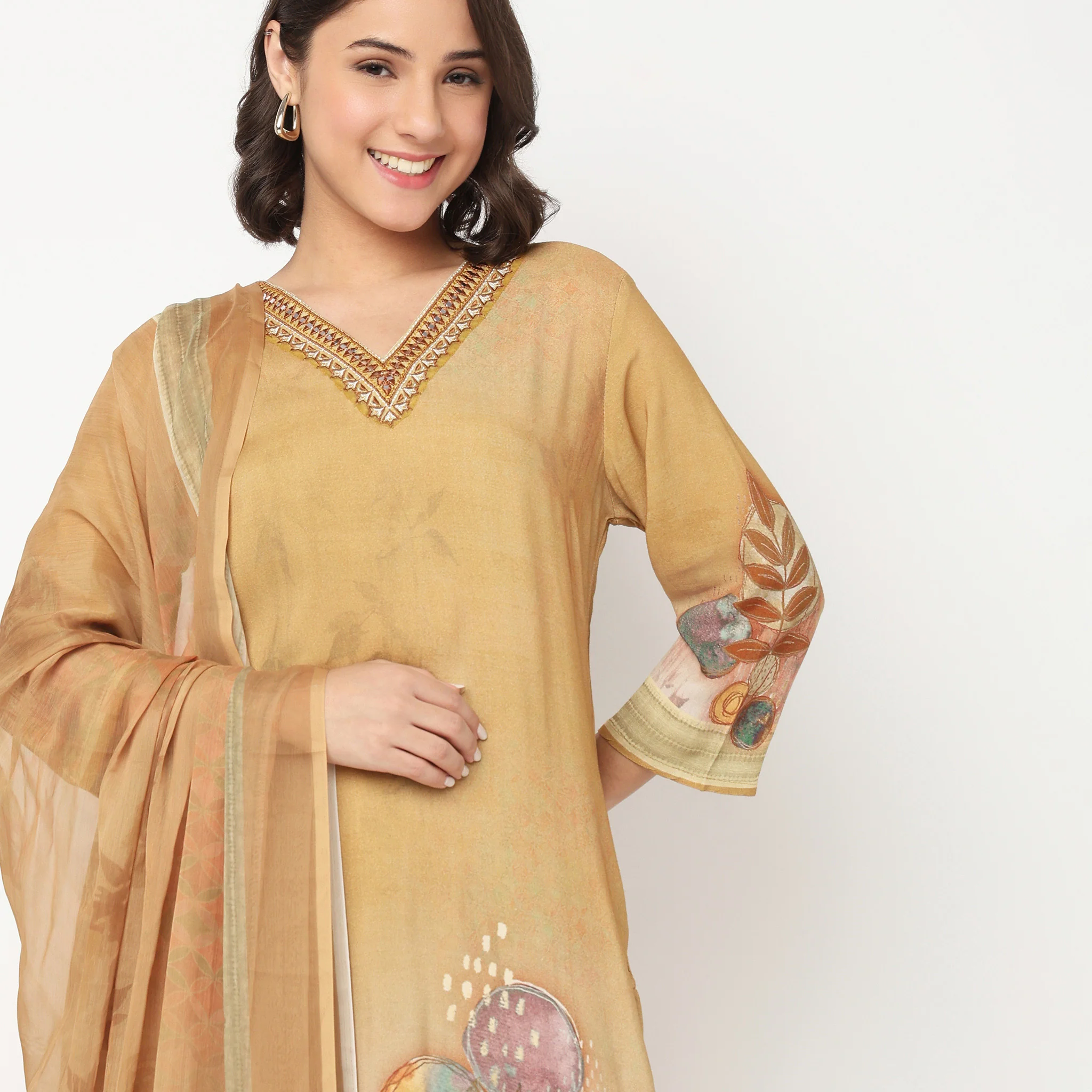 Printed V-Neck Kurta with Pant & with Dupatta Set - Image 4