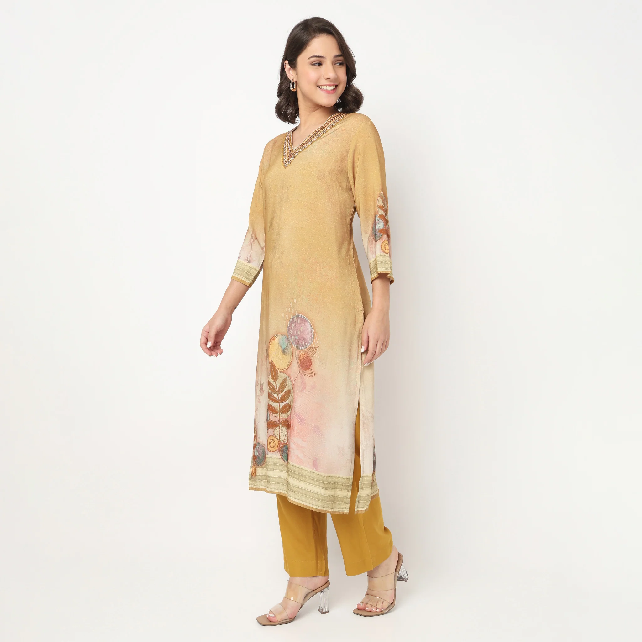Printed V-Neck Kurta with Pant & with Dupatta Set - Image 5