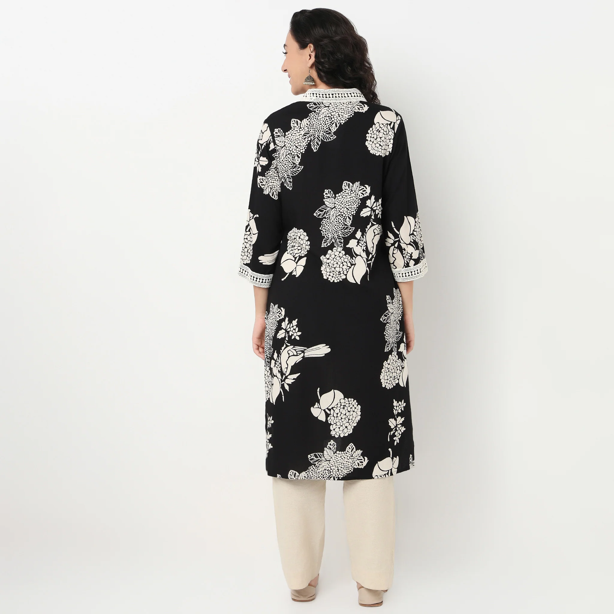 Printed V Neck Long Kurta With Lace - Image 3