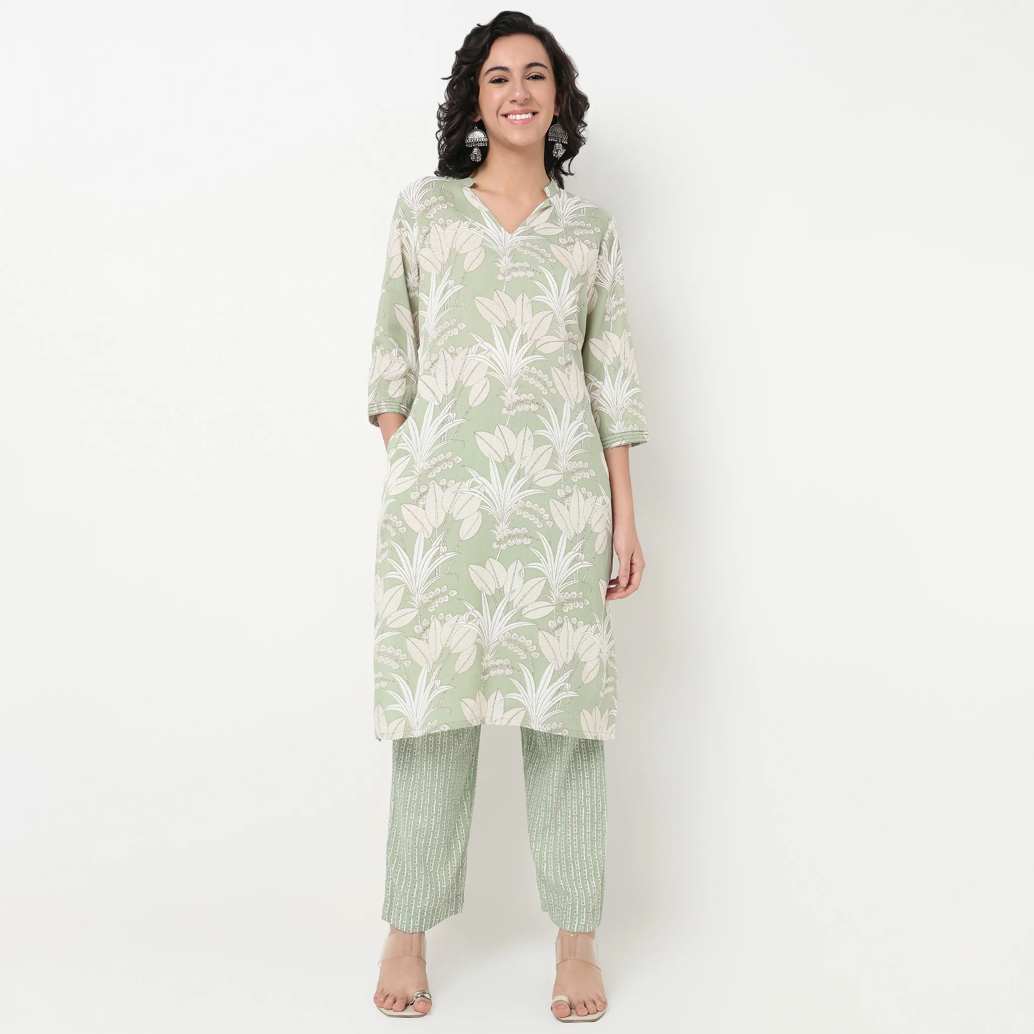 Printed V Neck Notch Collar Kurta - Image 2
