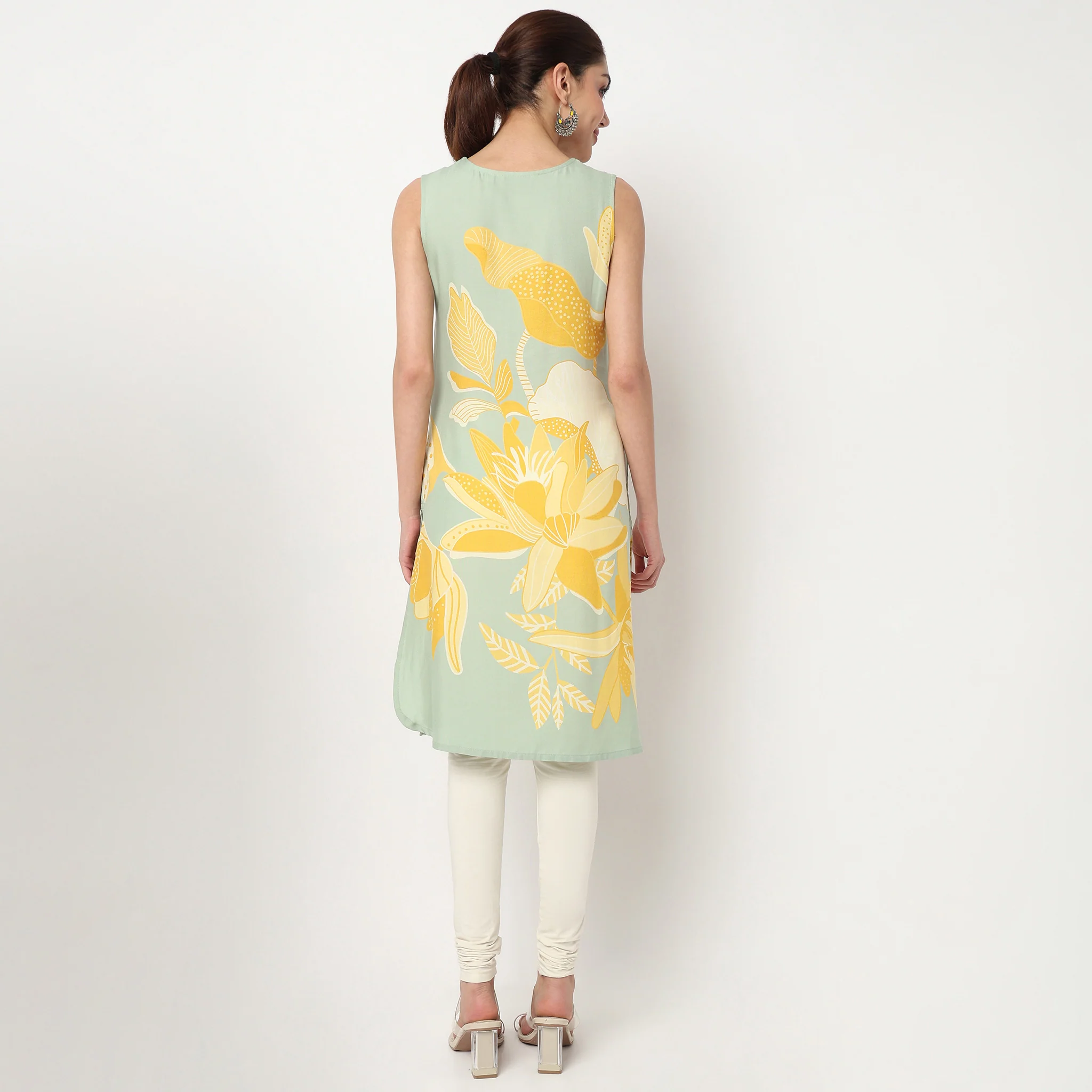 Printed V-Neck Straight Kurta - Image 4