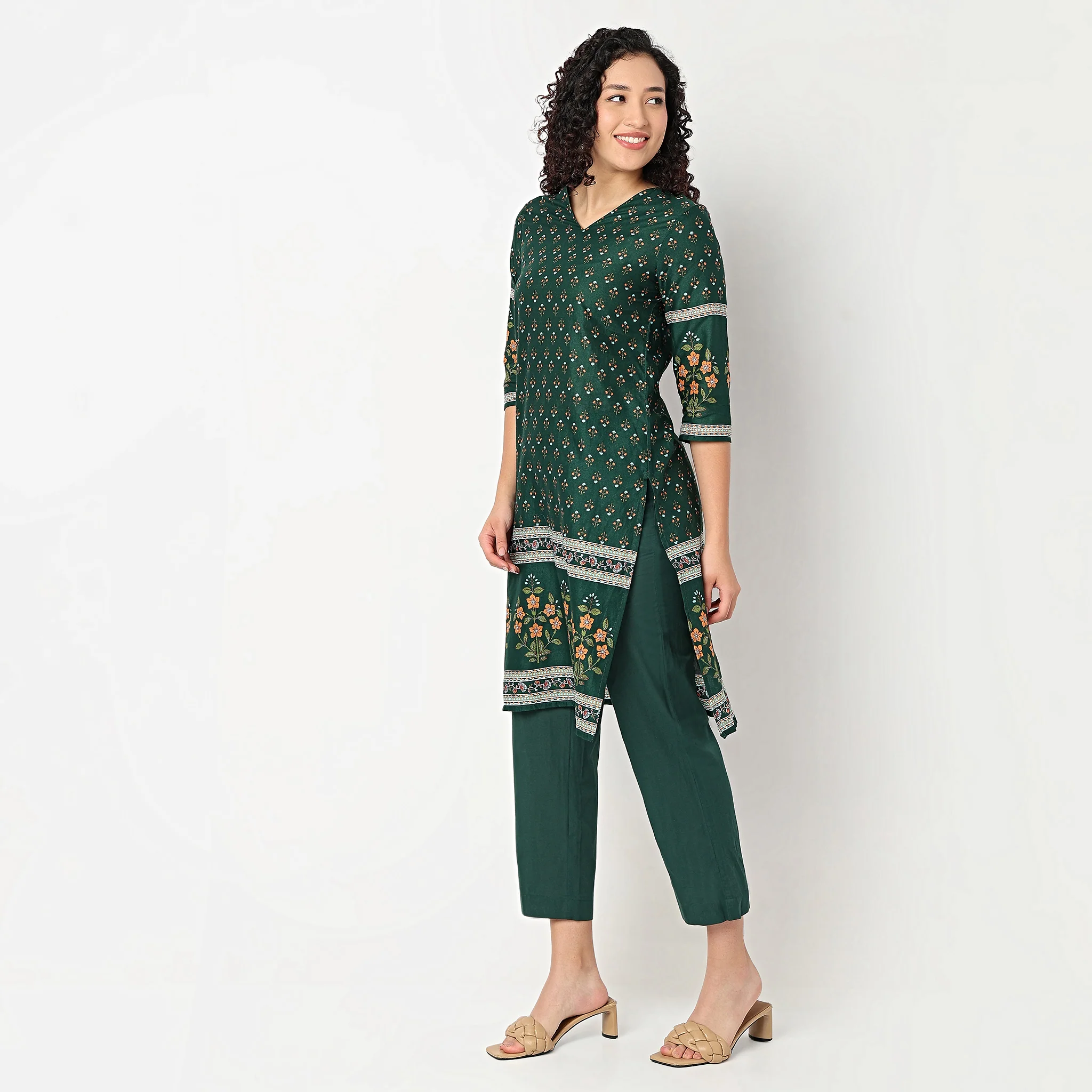 Printed V-Neck Straight Kurta with Pant Set - Image 5