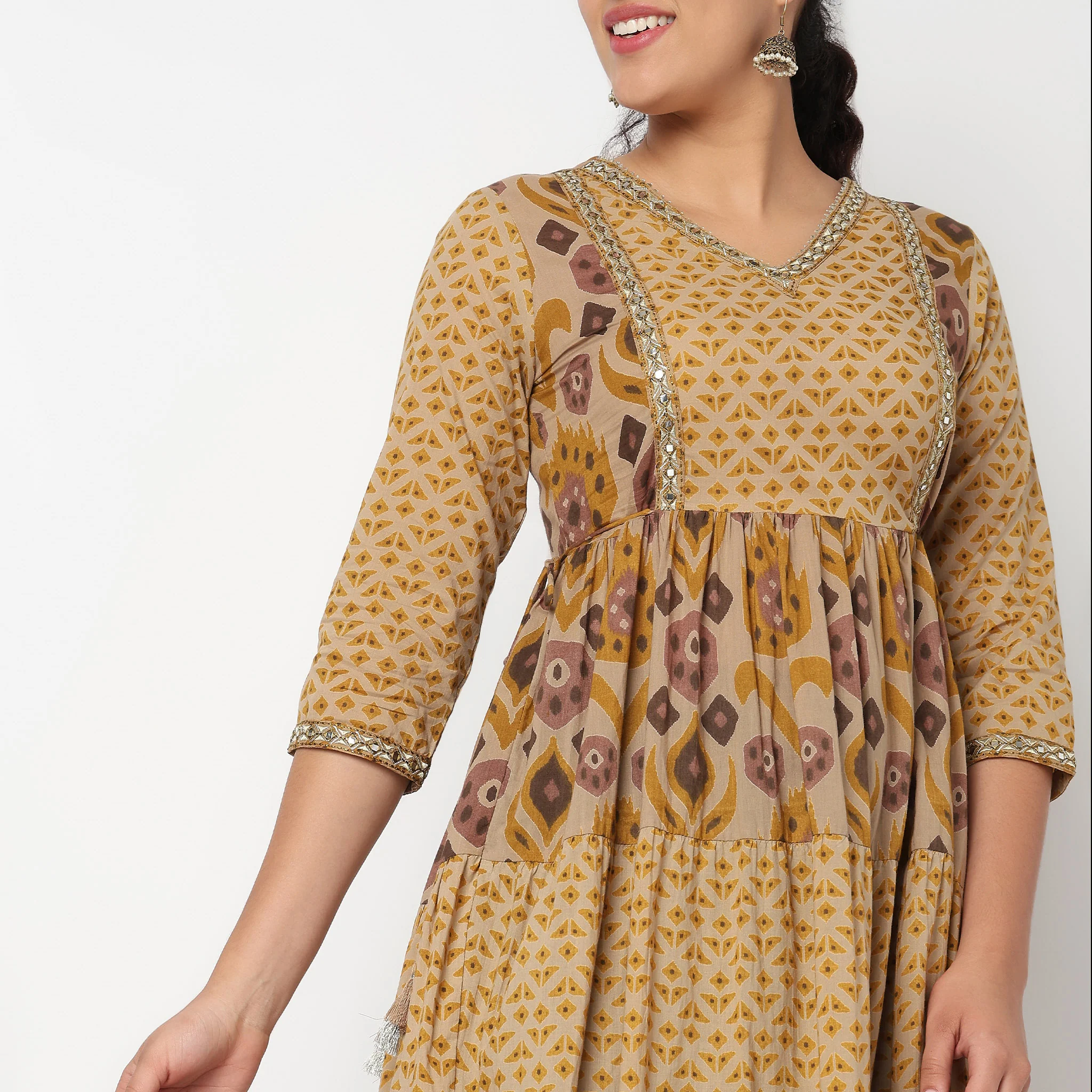 Printed V Neck Tired Kurta - Image 4