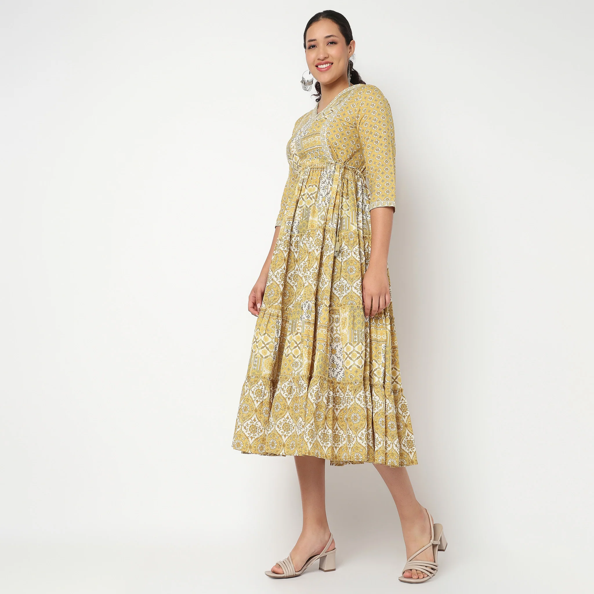 Printed V Neck Tired Kurta - Image 5