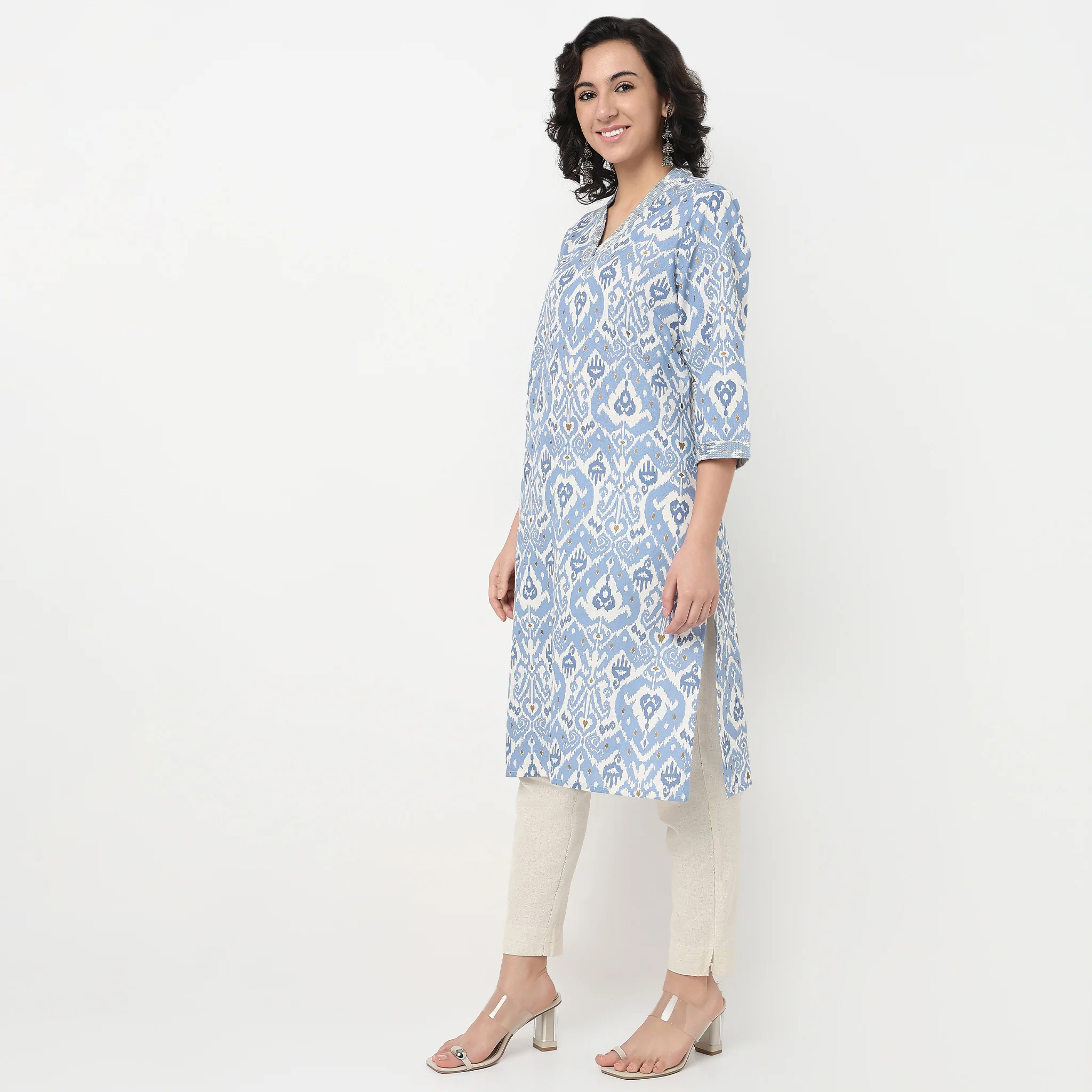 Printed V Neck With Couching Kurta - Image 5