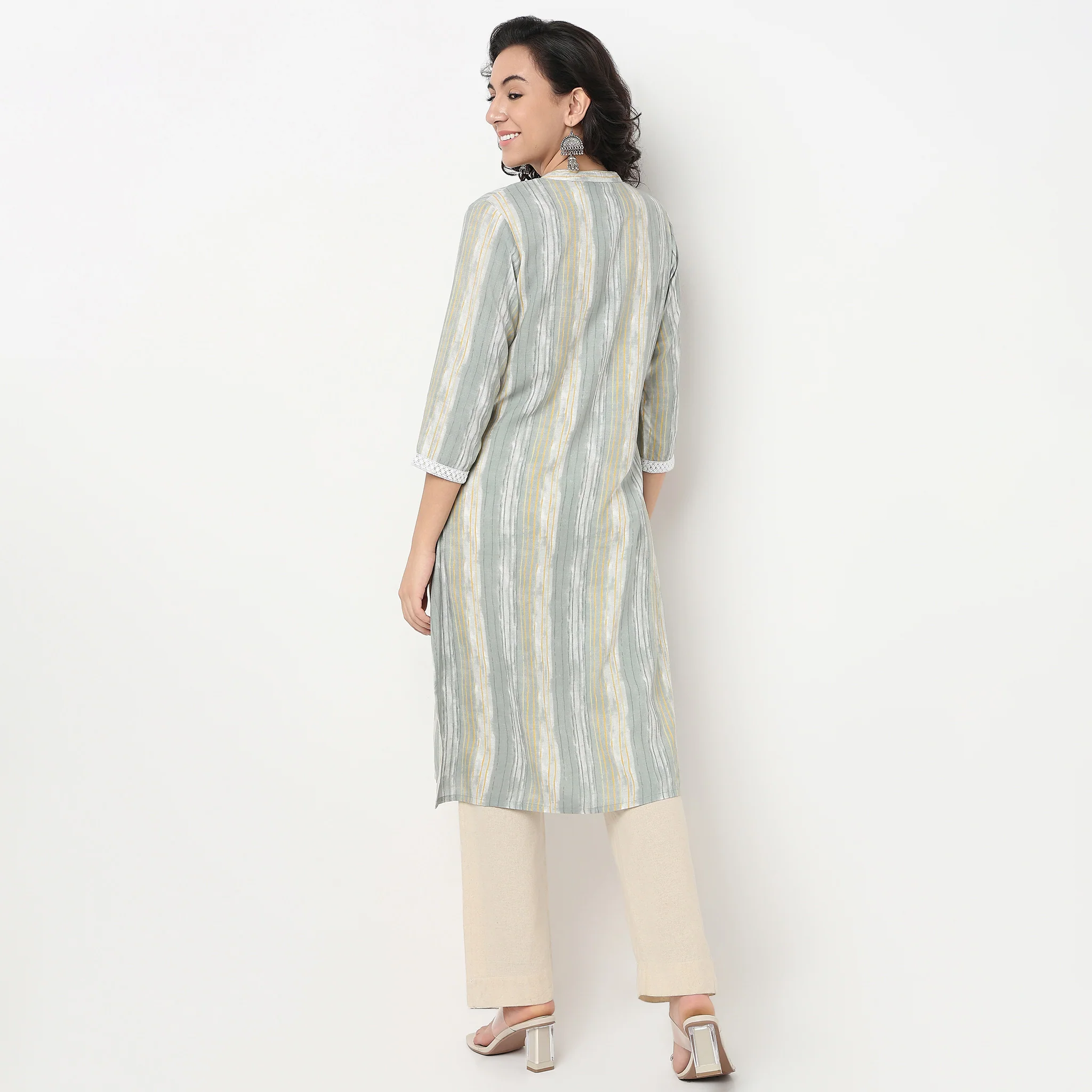Printed V Neck With Gusset Long Kurta - Image 3