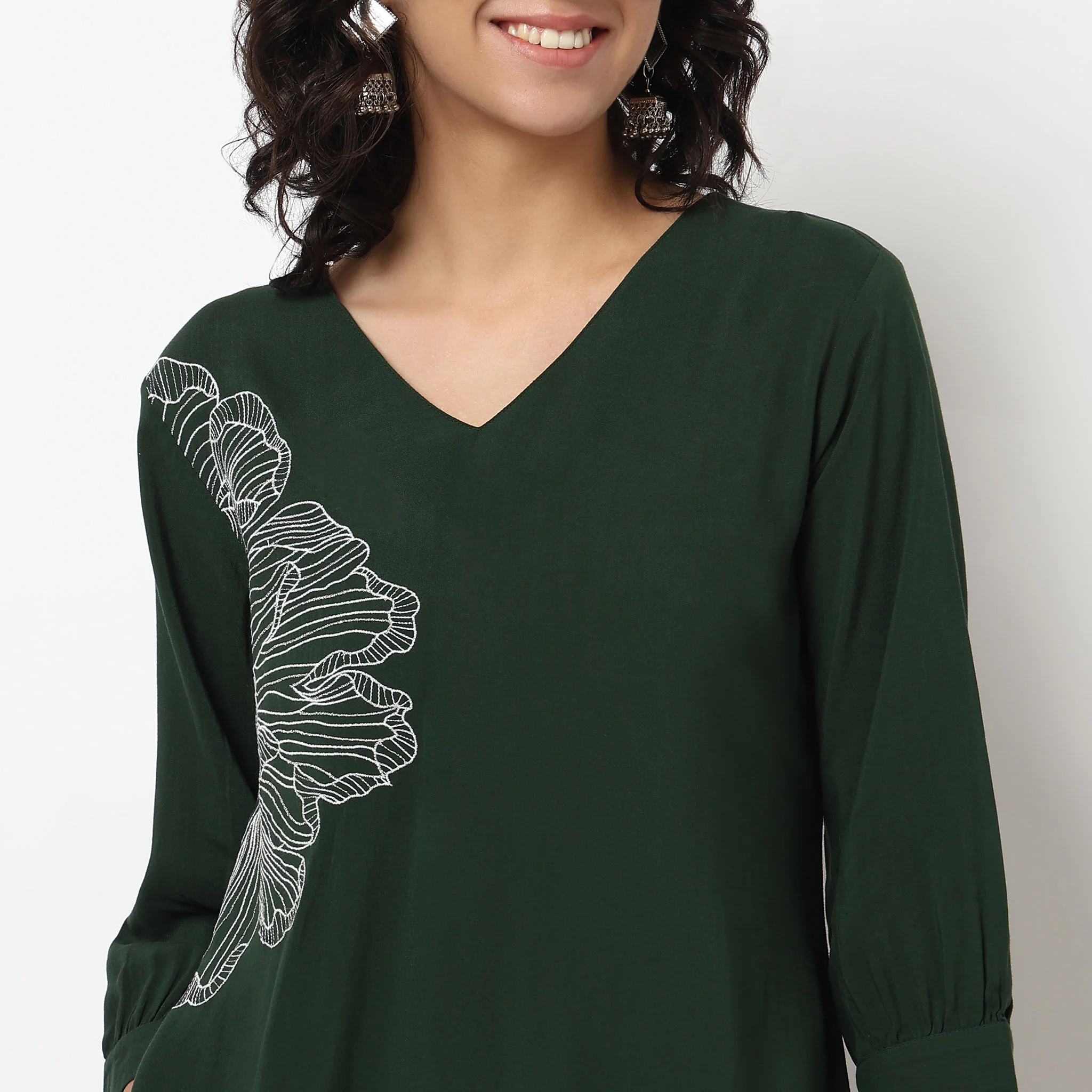 Printed V Neck Kurta - Image 4