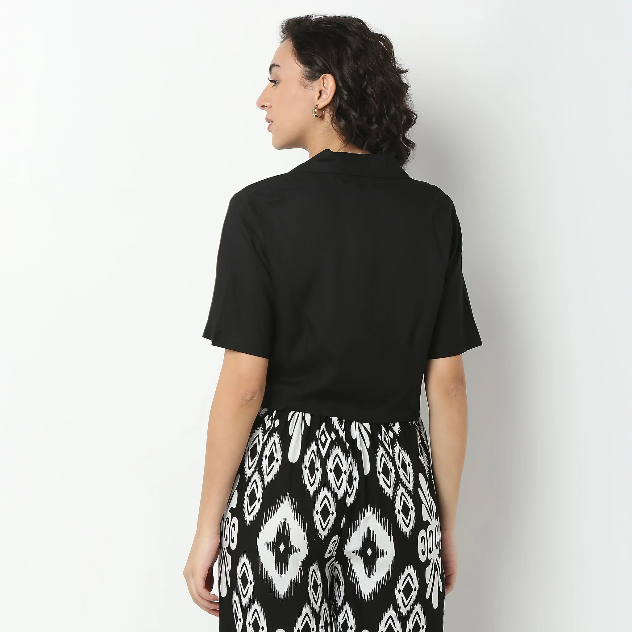 Lapel Collar Crop Shirt - Image 3