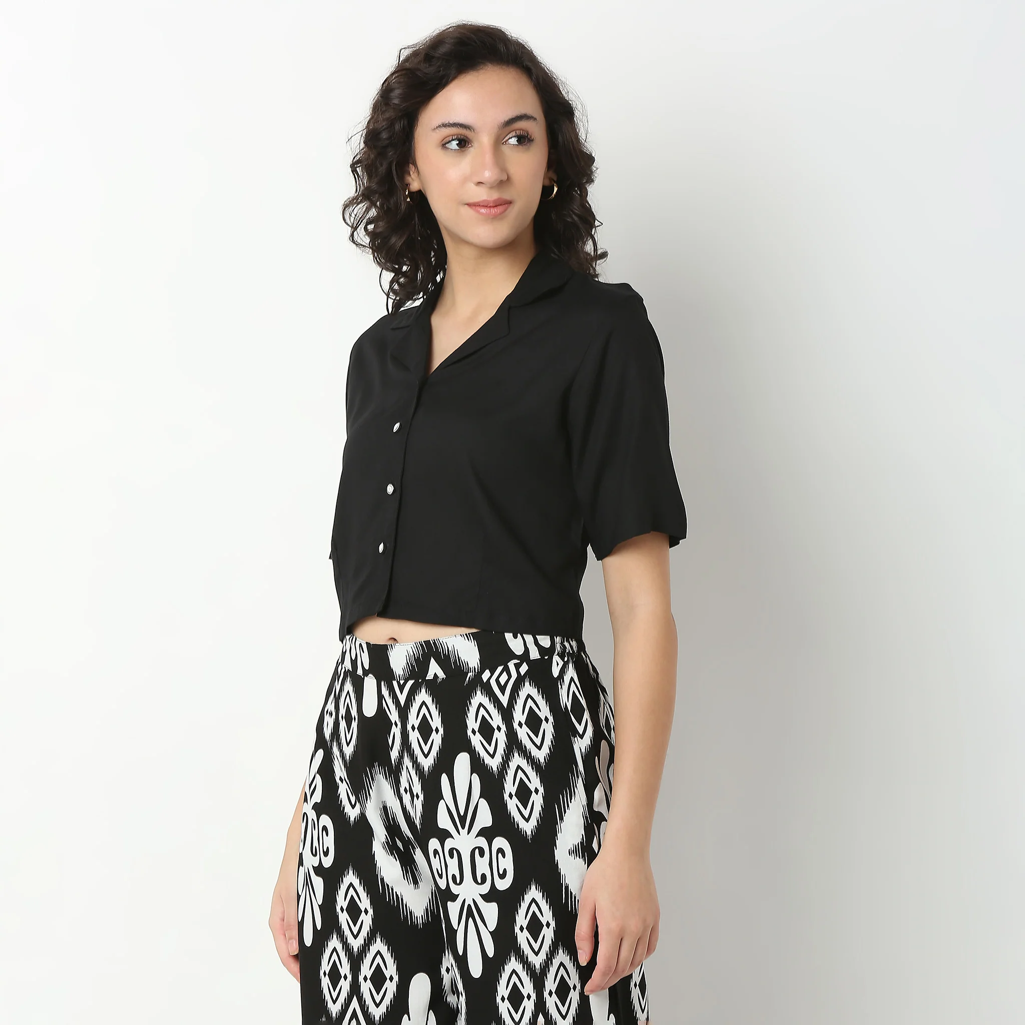 Lapel Collar Crop Shirt - Image 5