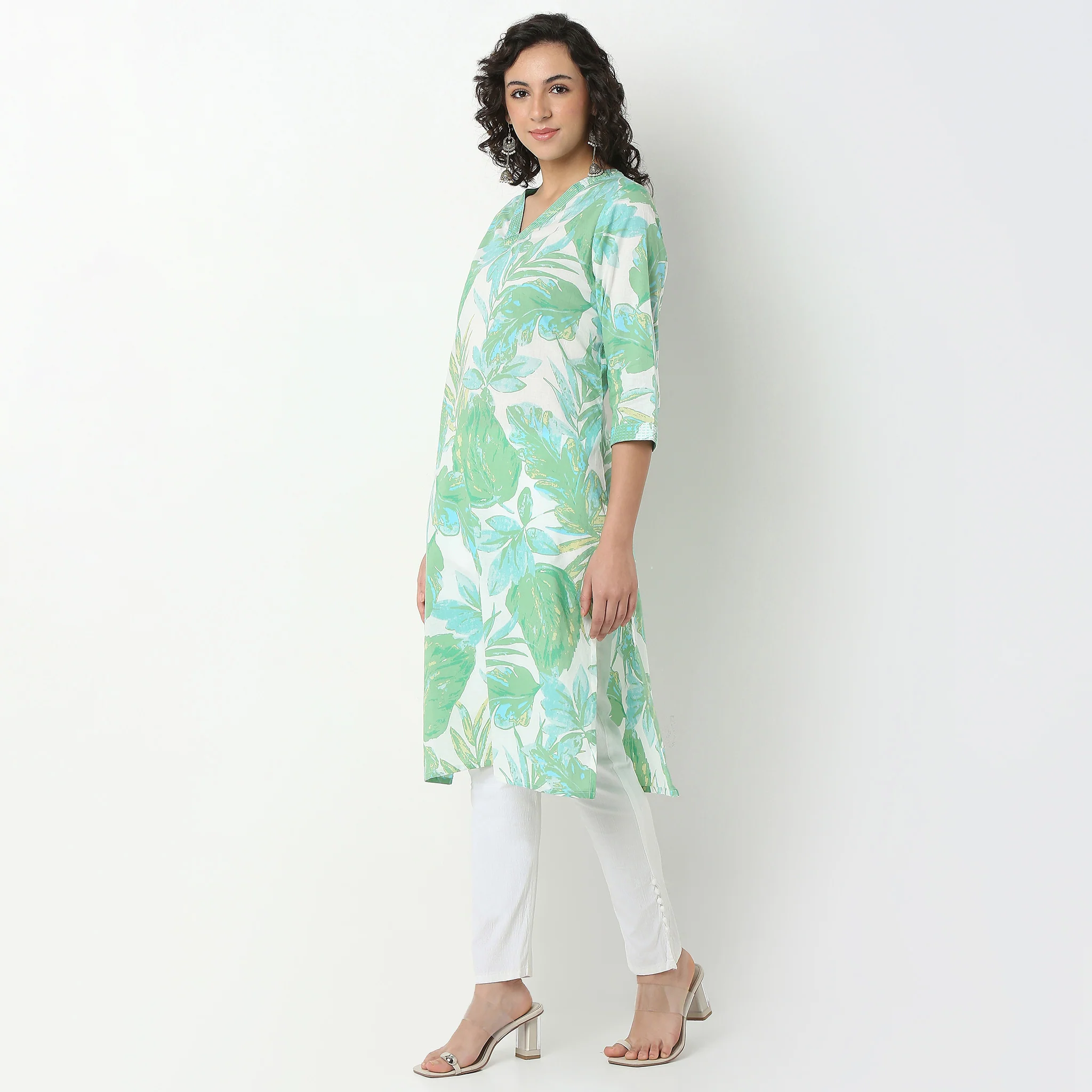 V-Neck With Couching Long Kurta - Image 5