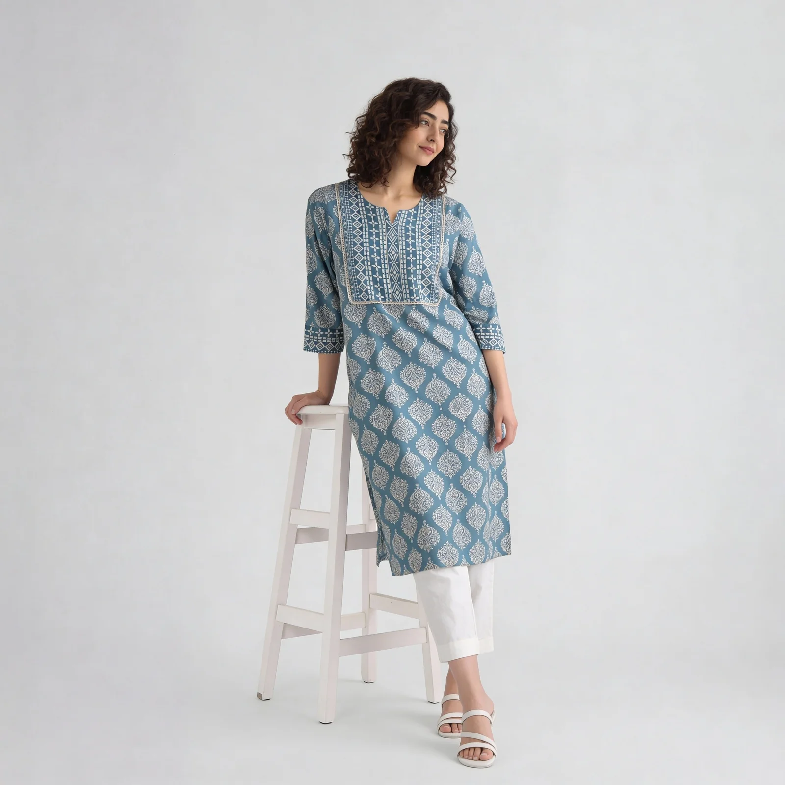 Printed Yoke With Scallop Lace Detailing Long Kurta