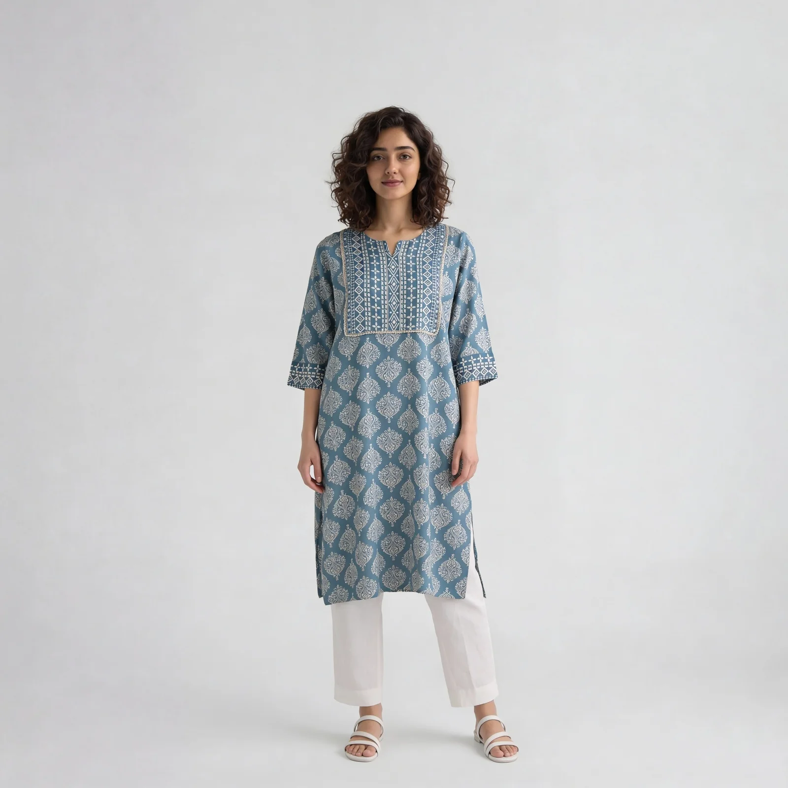 Printed Yoke With Scallop Lace Detailing Long Kurta - Image 2