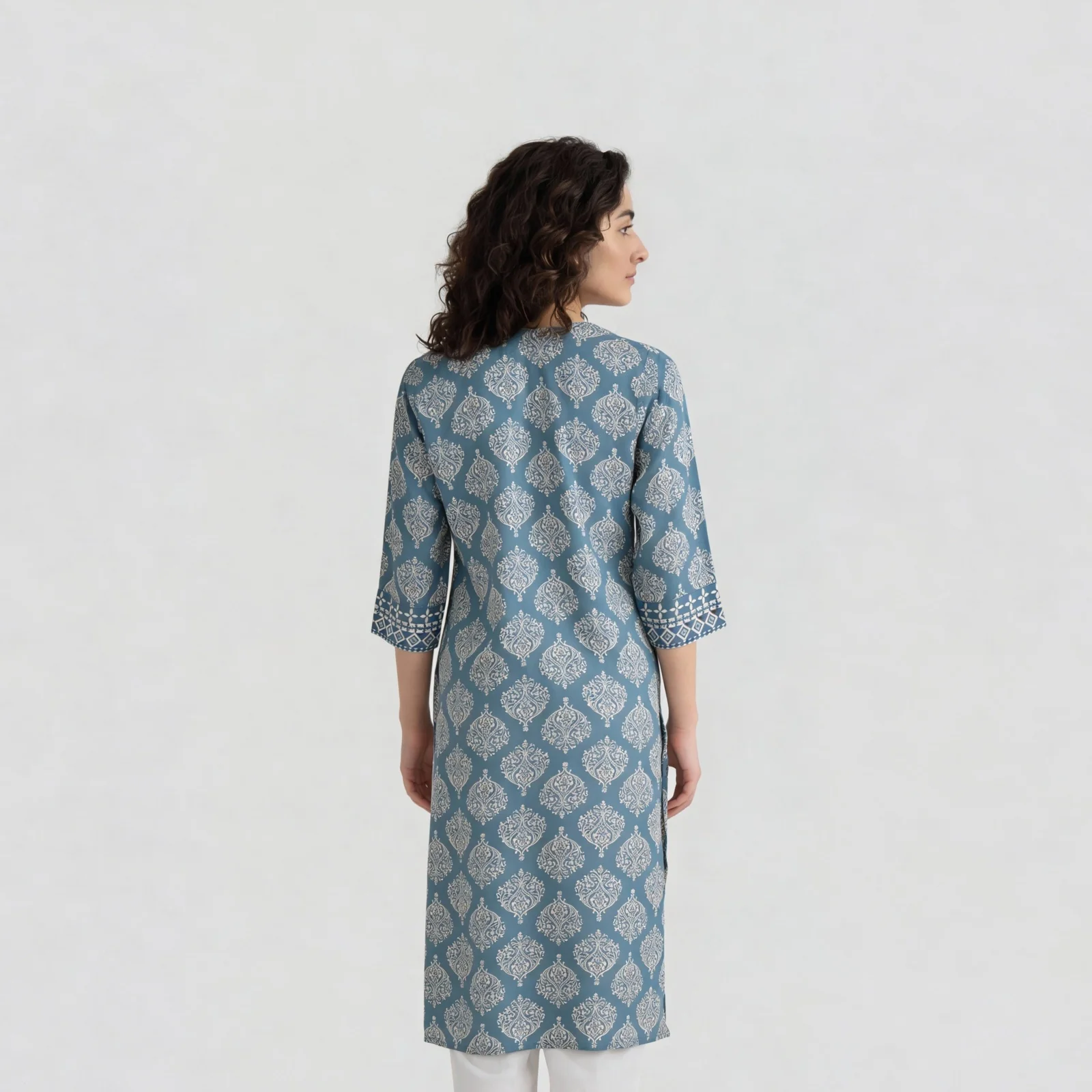 Printed Yoke With Scallop Lace Detailing Long Kurta - Image 3