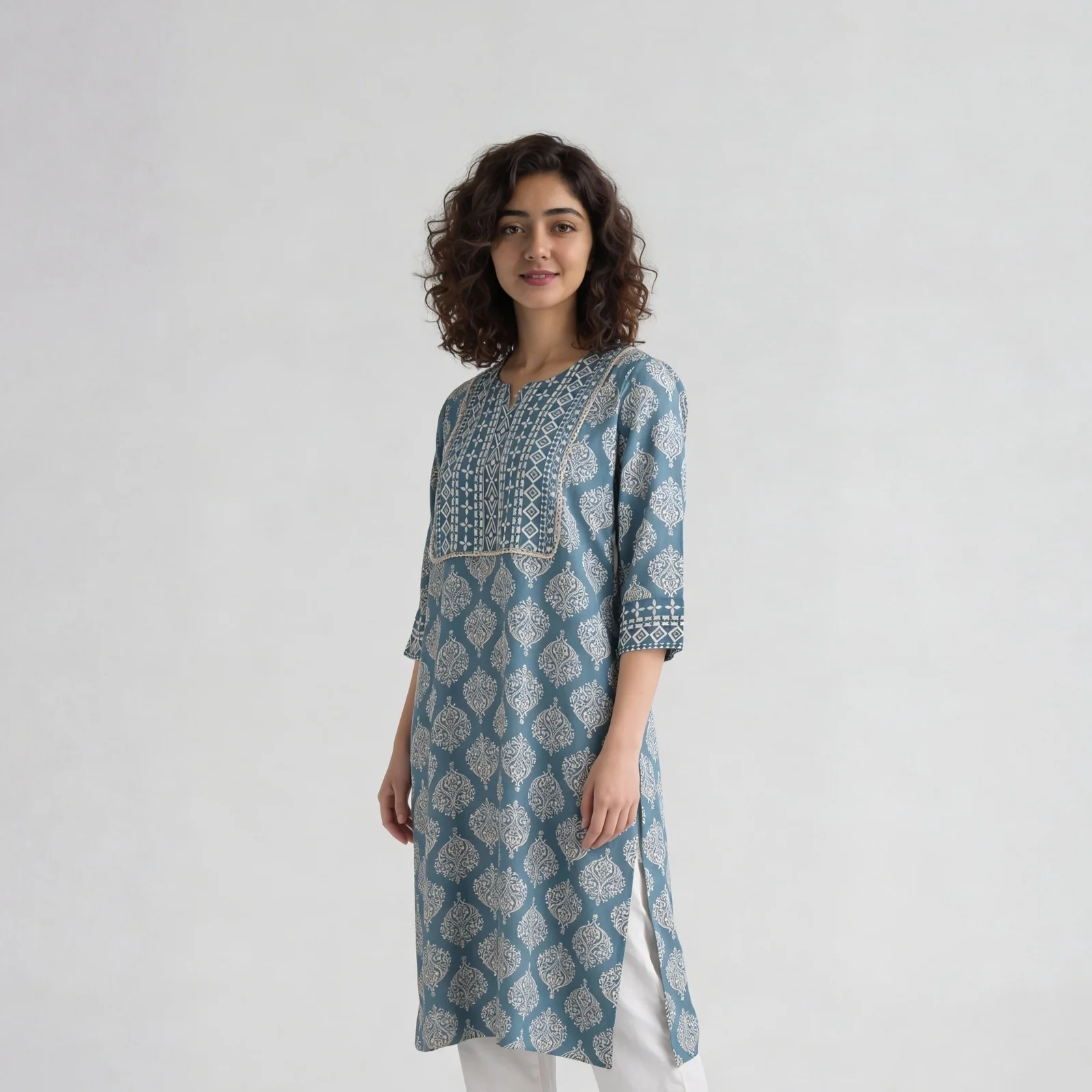 Printed Yoke With Scallop Lace Detailing Long Kurta - Image 5