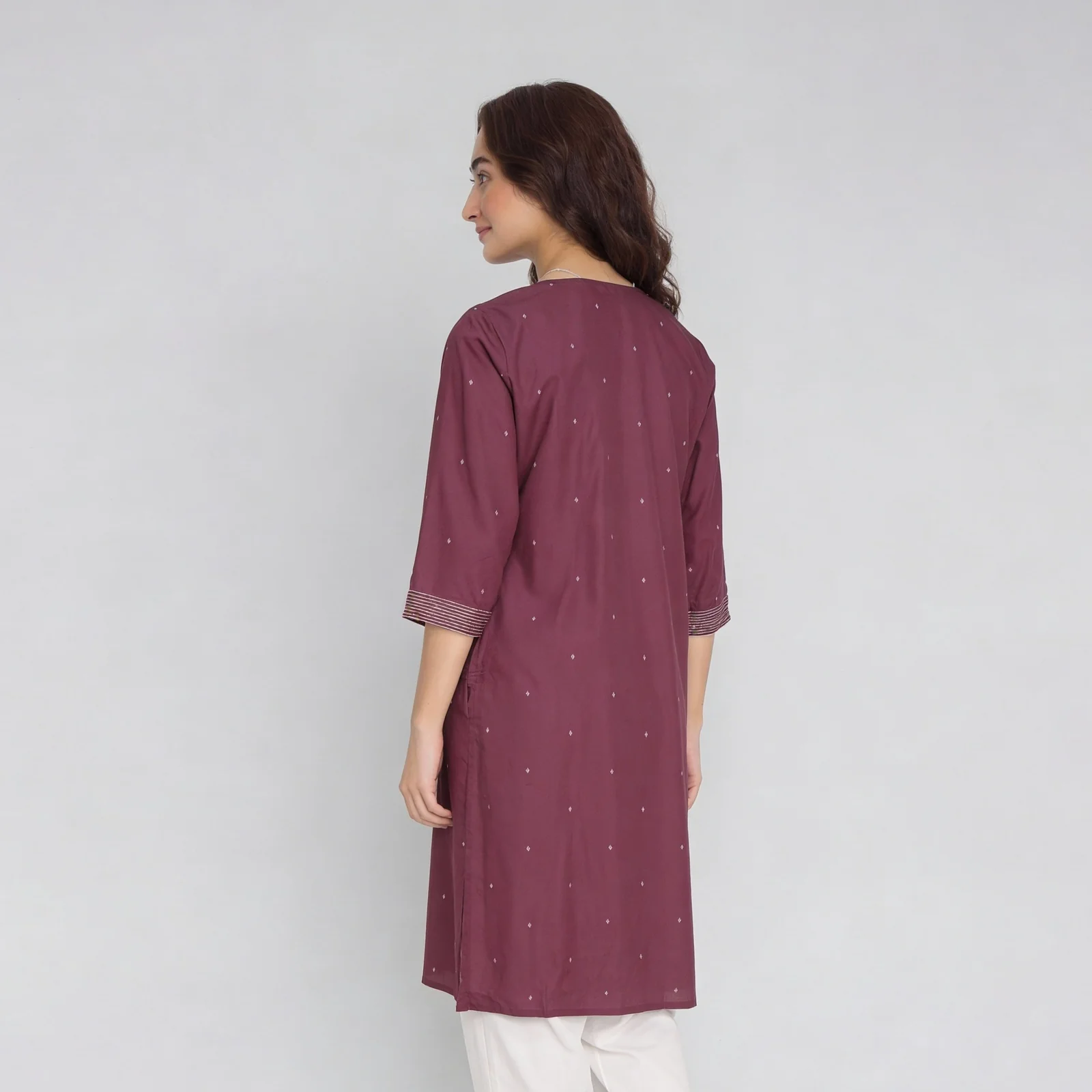 Printed V-Neck With Gusset Long Kurta - Image 3