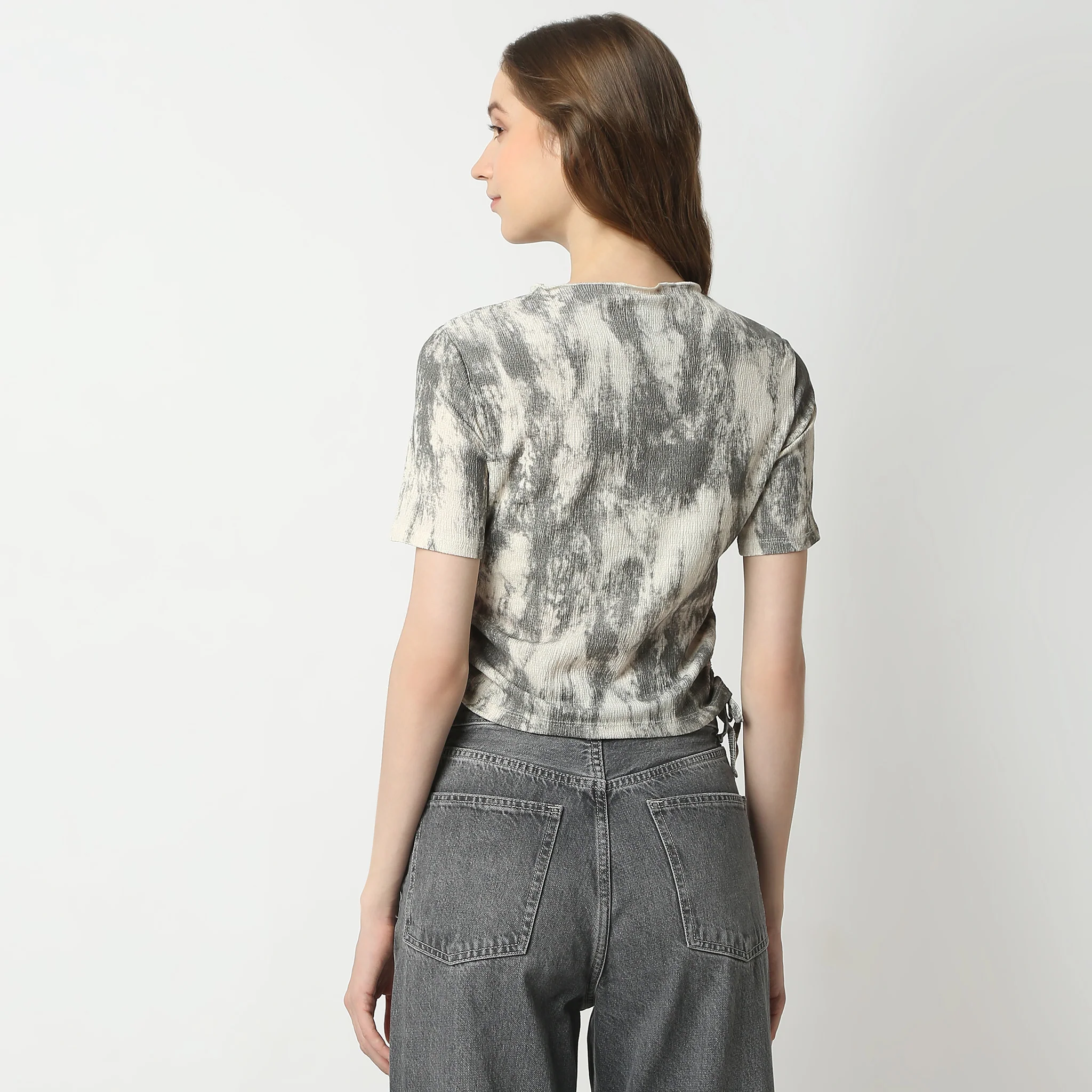 Abstract Short Sleeve Betty Crop Top - Image 3