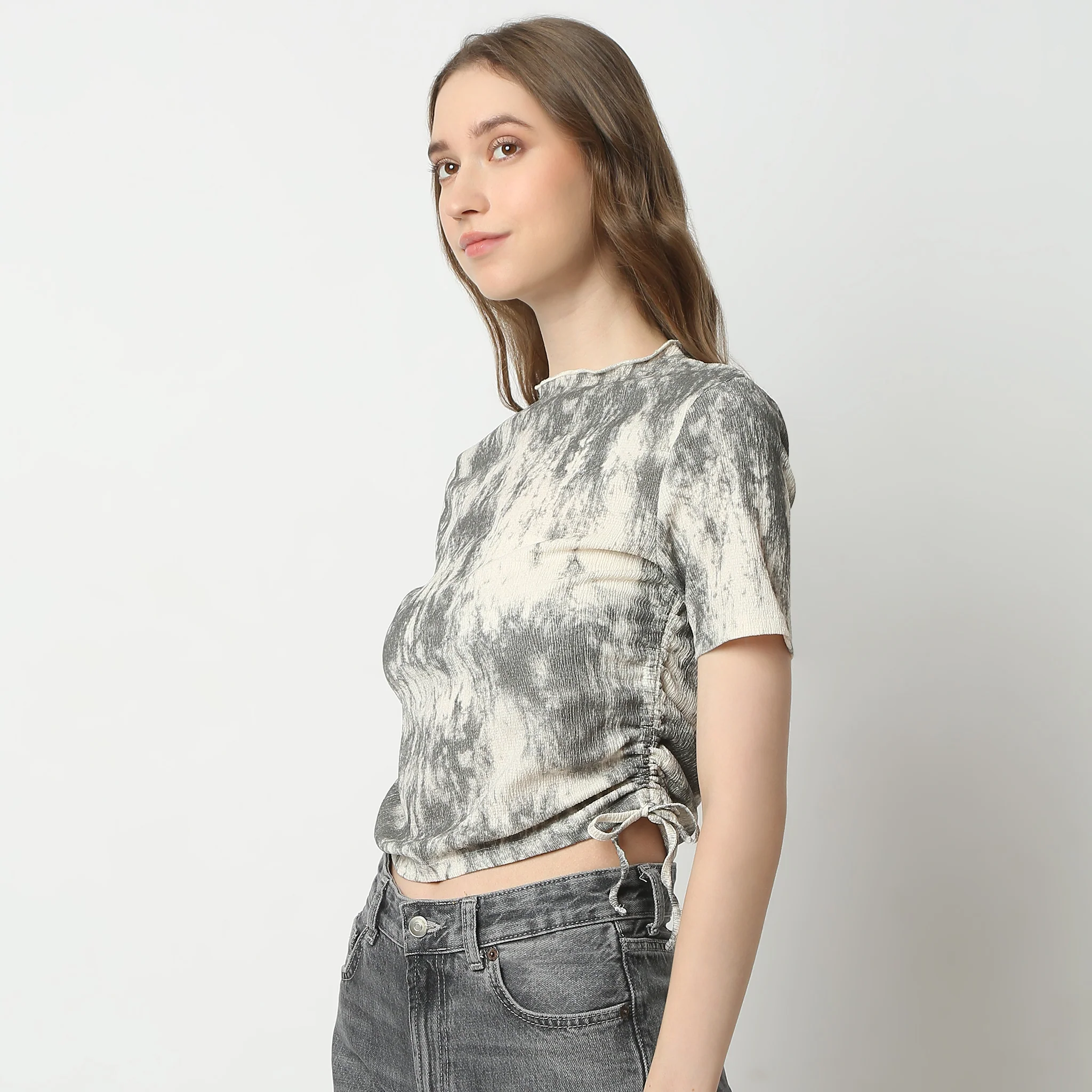 Abstract Short Sleeve Betty Crop Top - Image 5