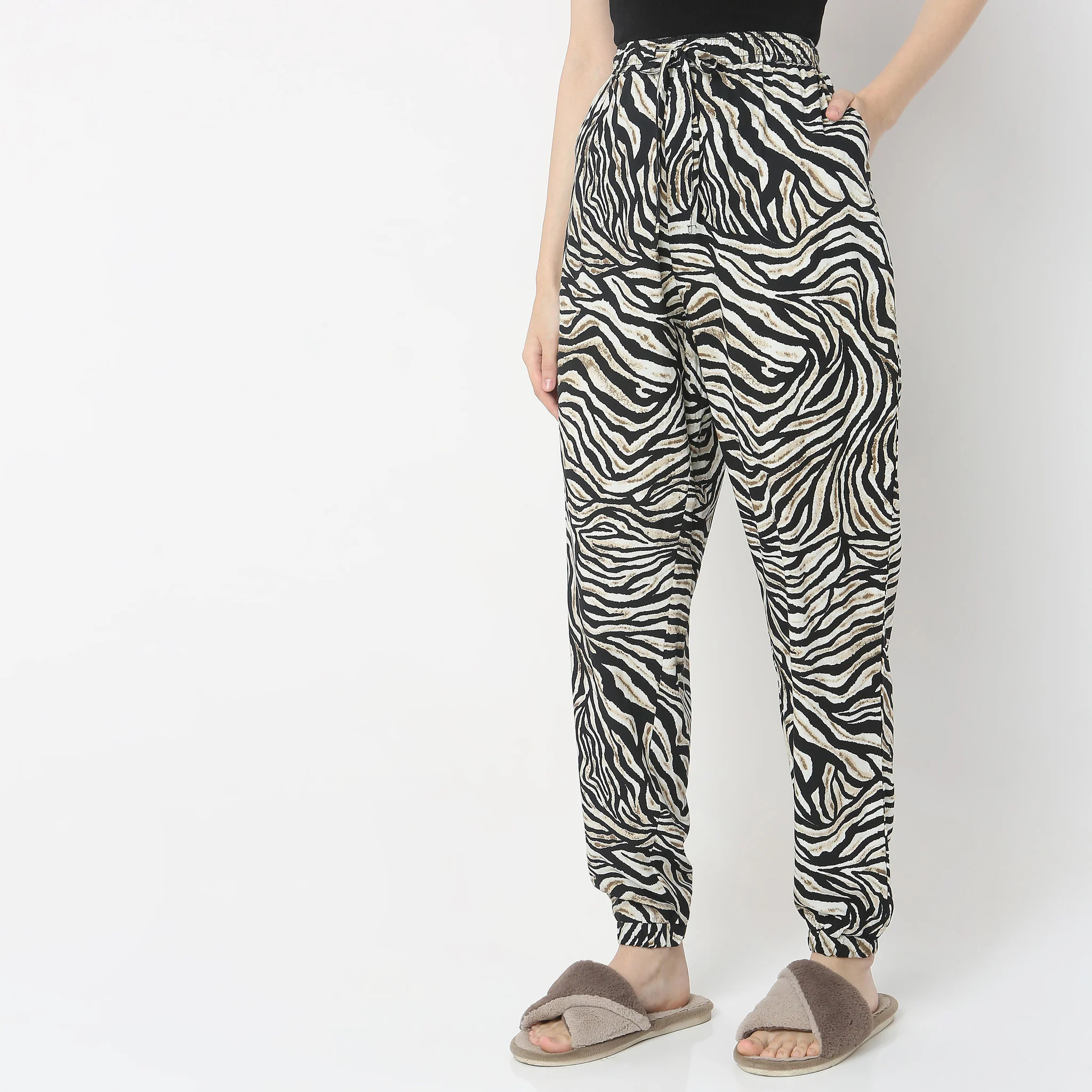Knitted Animal Print Mid Rise Lounge Joggers - Image 5