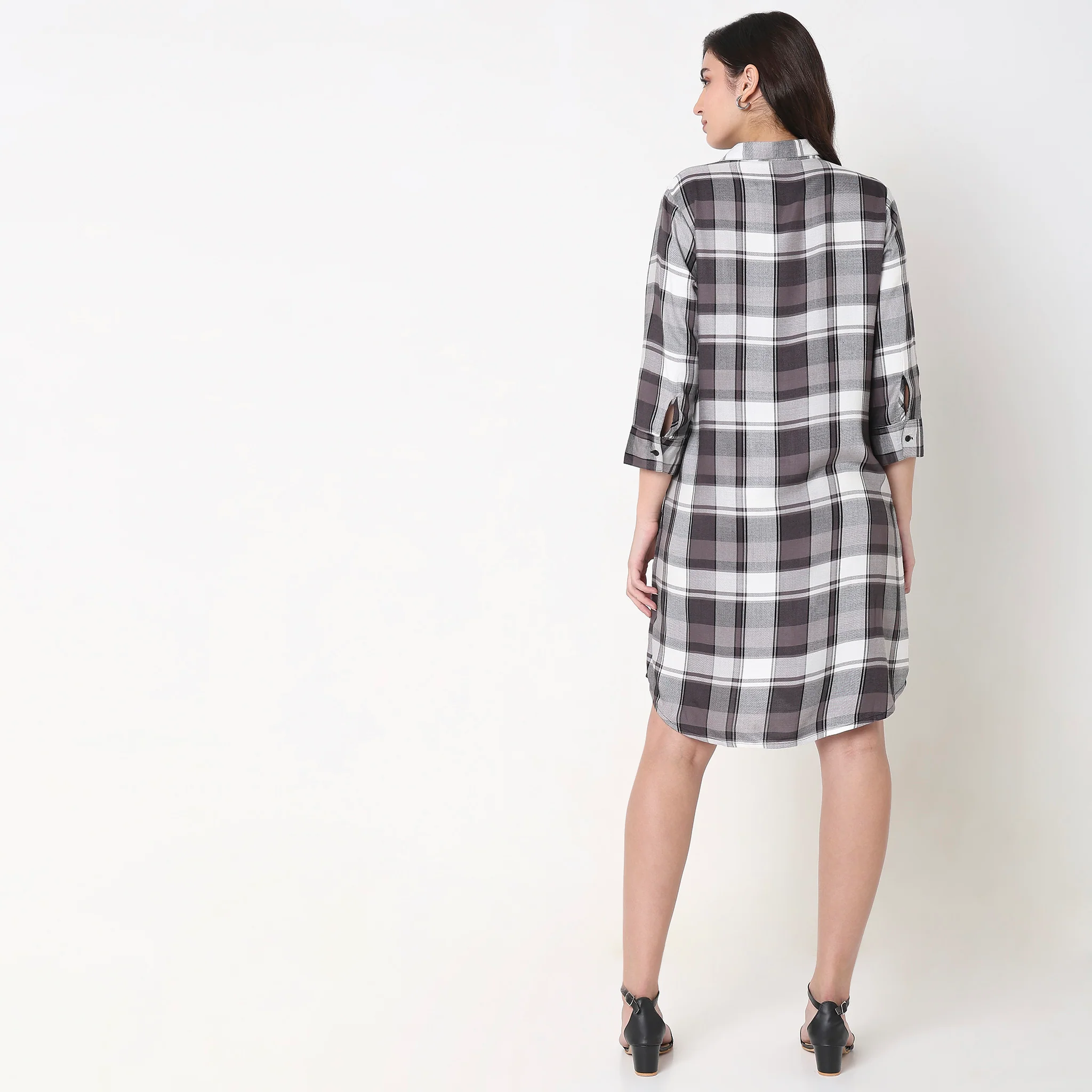 Regular Fit Checkered Gown - Image 3