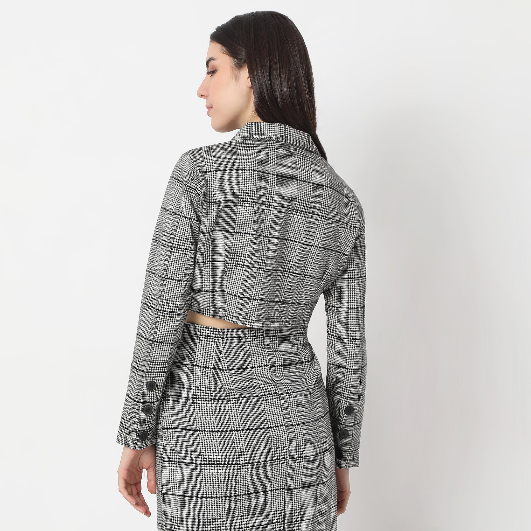 Checkered Lapel Collar Full Sleeve Crop T-Shirt - Image 3