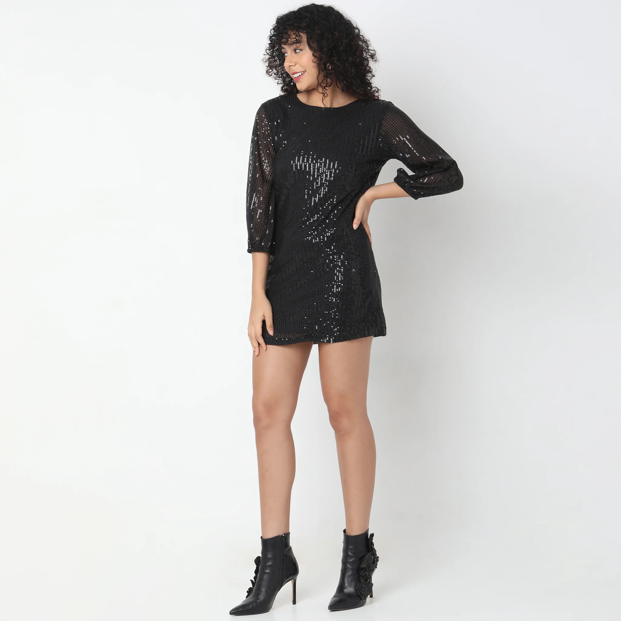 Regular Fit Embellished Dress - Image 5